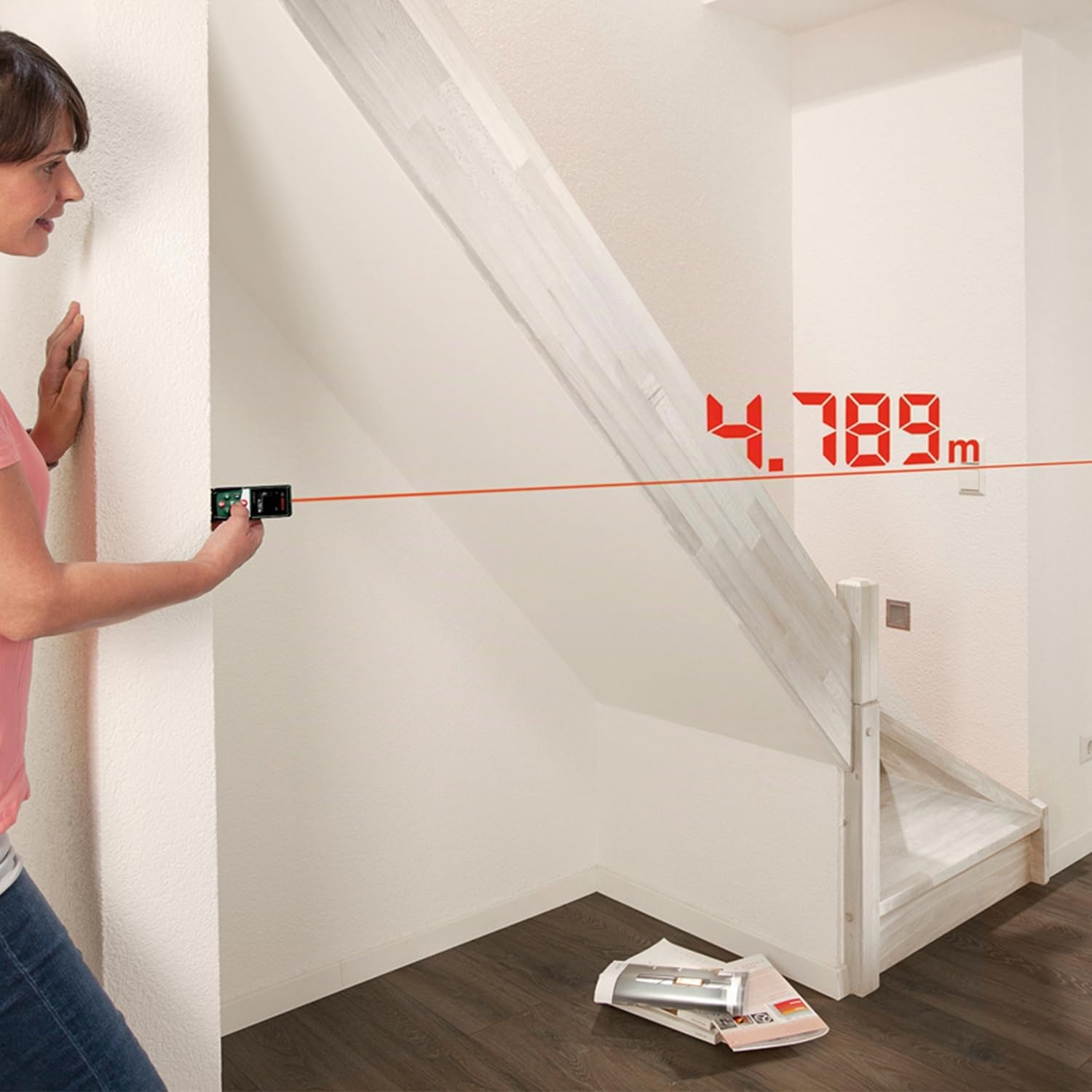 Bosch UniversalDistance 40C Distanziometro Laser 40 m Bluetooth
