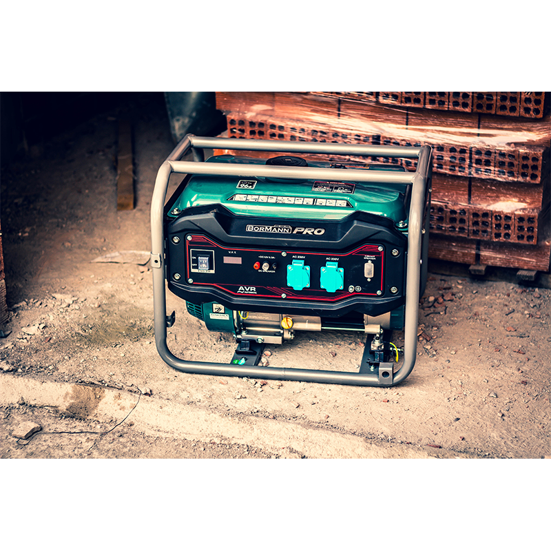 Bormann Pro BGB3000 generatore benzina 2500W AVR Euro 5