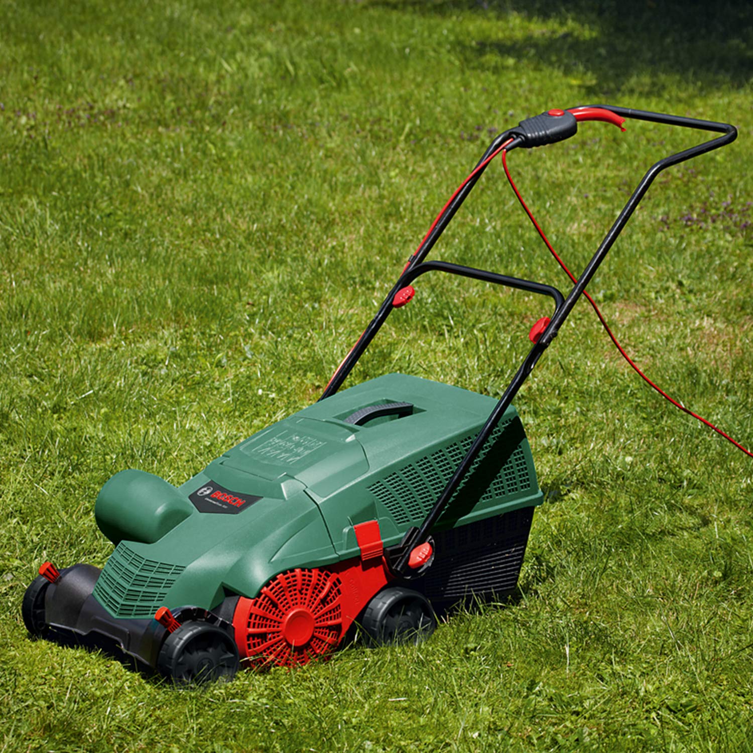 Bosch UniversalRake 900 Arieggiatore Prato Elettrico 50 L