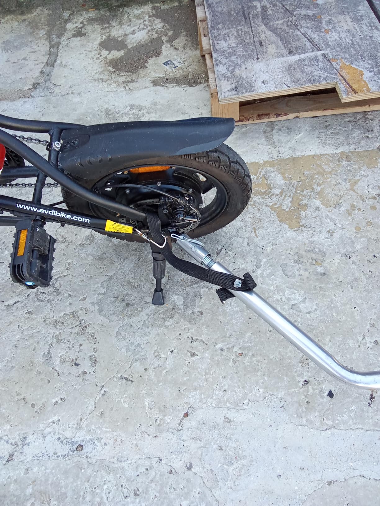 Wiltec Rimorchio Bici 65 kg con timone pieghevole