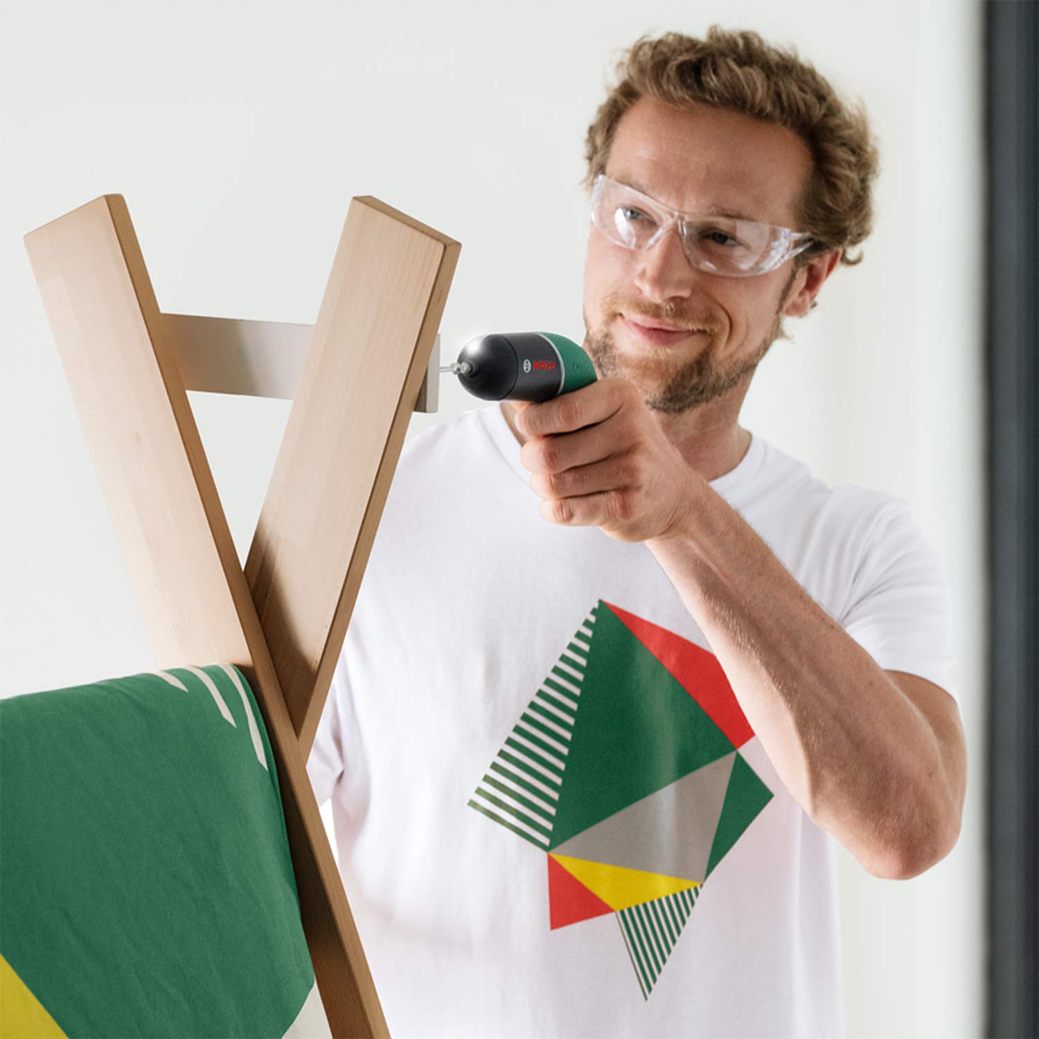 Bosch IXO Vino Avvitatore VI Generazione Set Legno