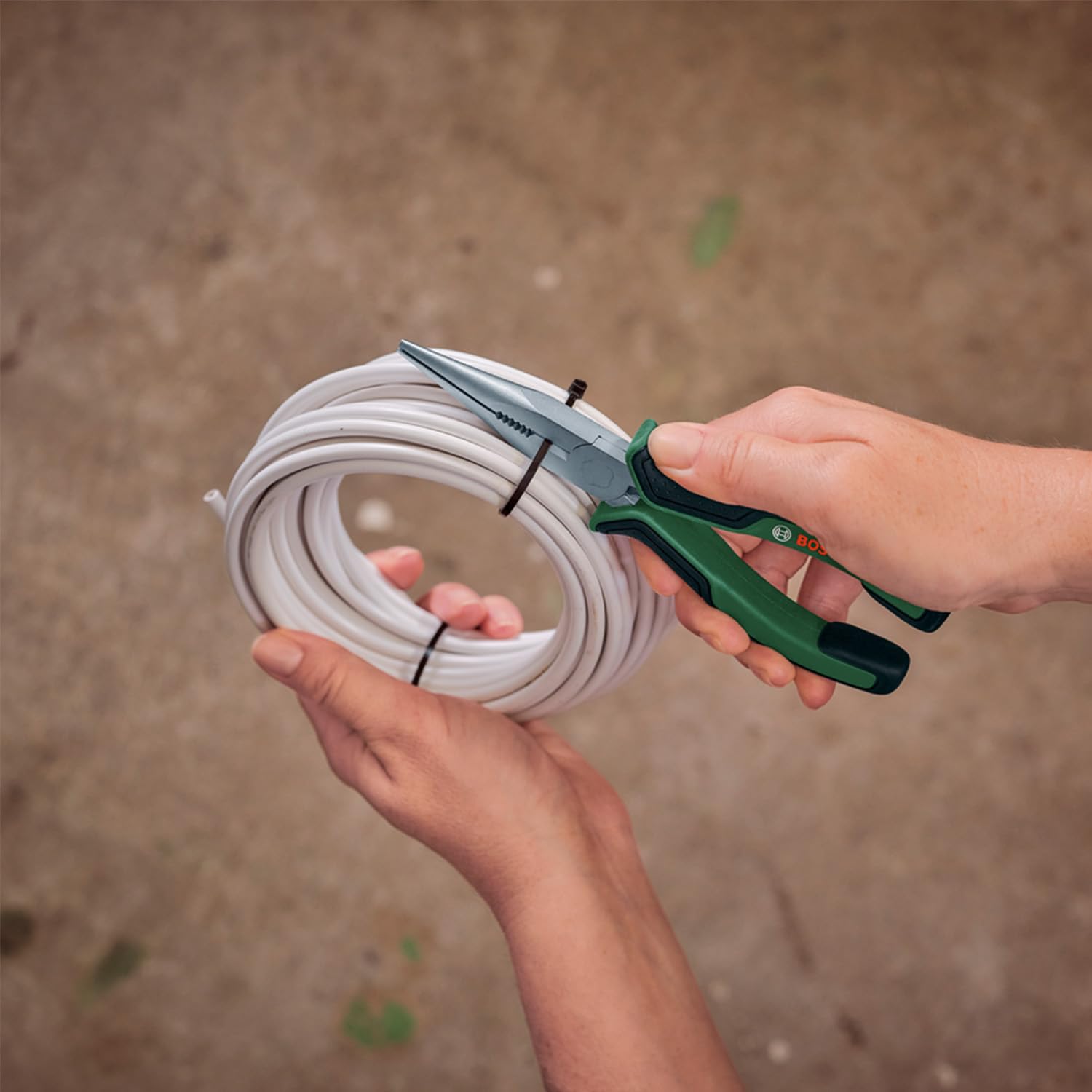 Bosch Pinza a Becco Lungo 180 mm Acciaio Carbonio