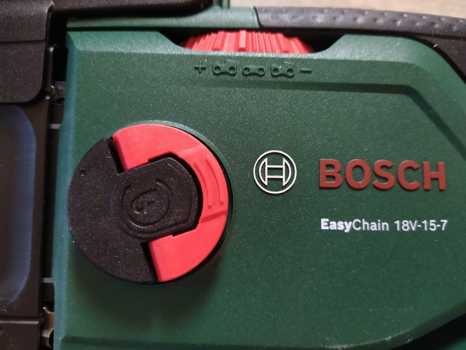 Bosch EasyChain 18V-15-7 mini motosega 2,5 Ah