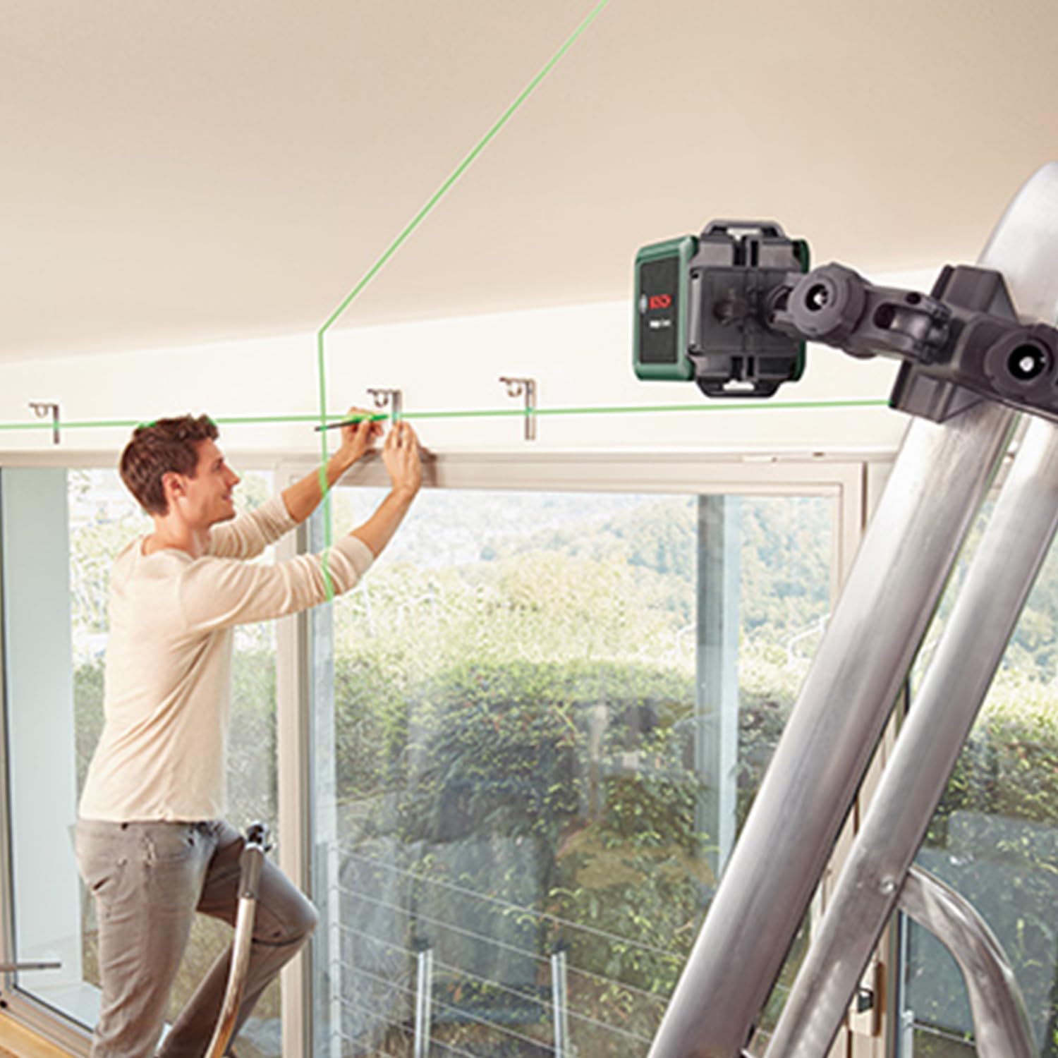 Bosch Quigo Plus Livella Laser a Croce con Treppiede