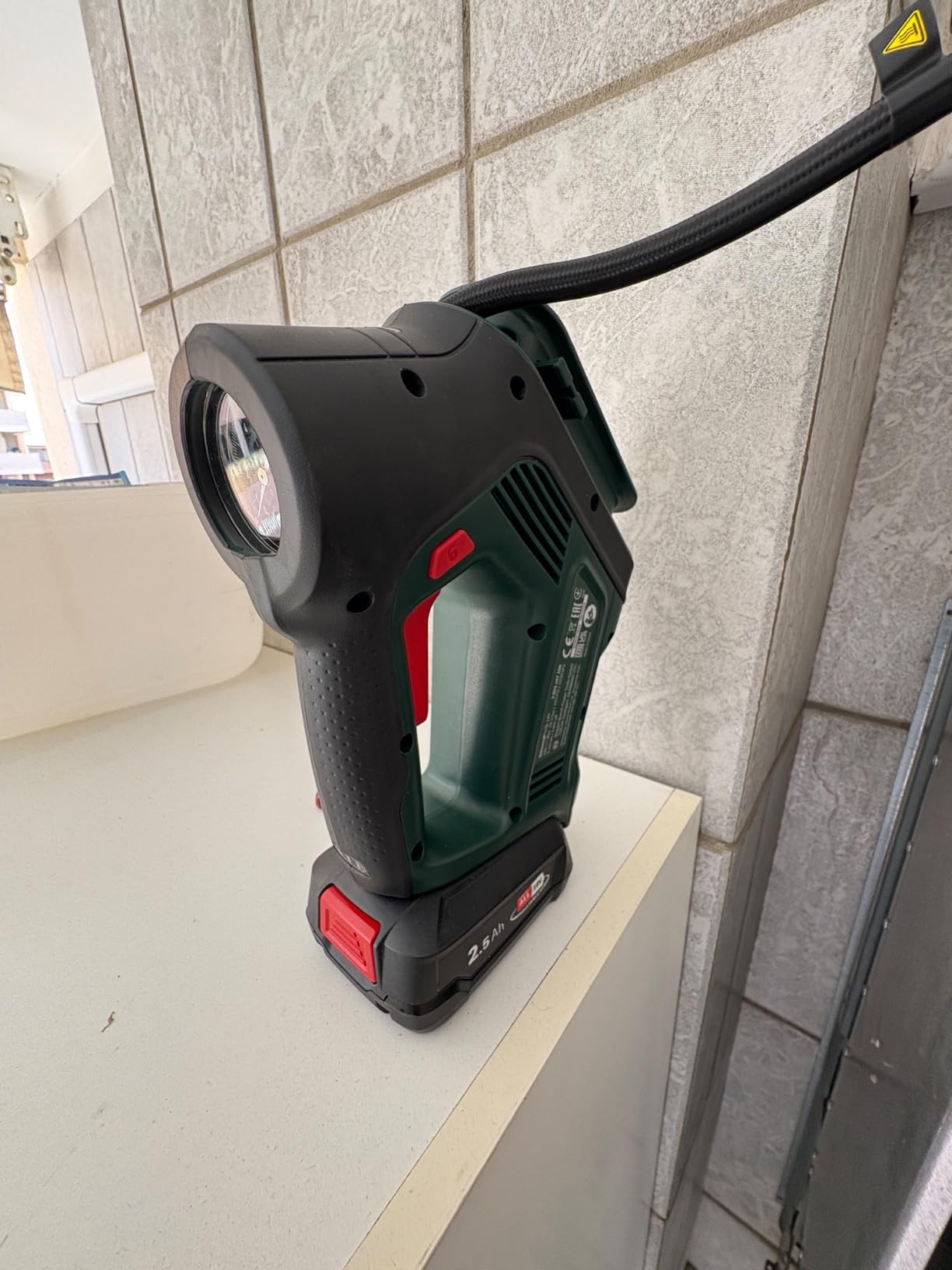 Bosch UniversalPump 18V Compressore Batteria Solo Corpo 10,3 bar