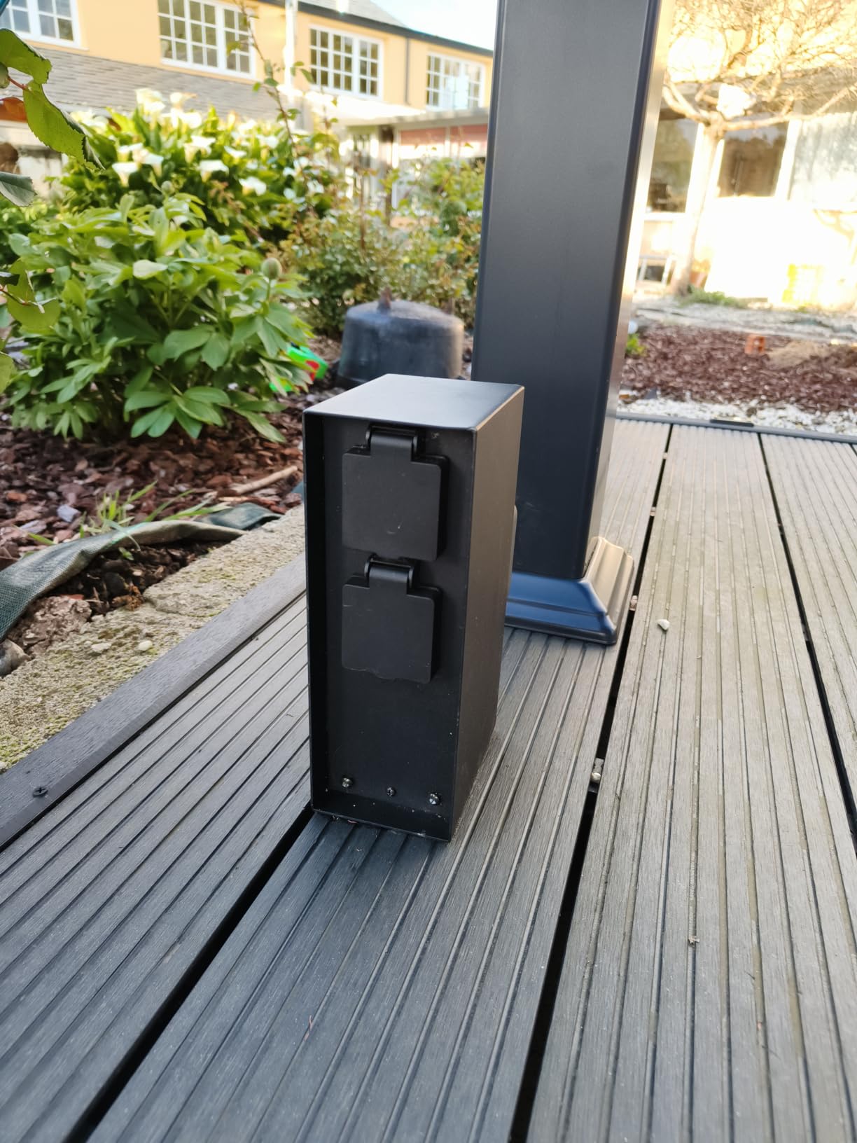 Wiltec colonna 4 prese da giardino IP44 acciaio nera