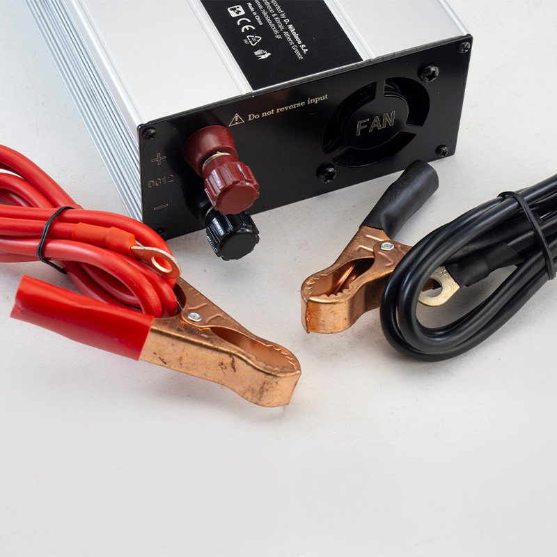 Bormann Inverter Auto 12V-220V 1000W USB Schuko