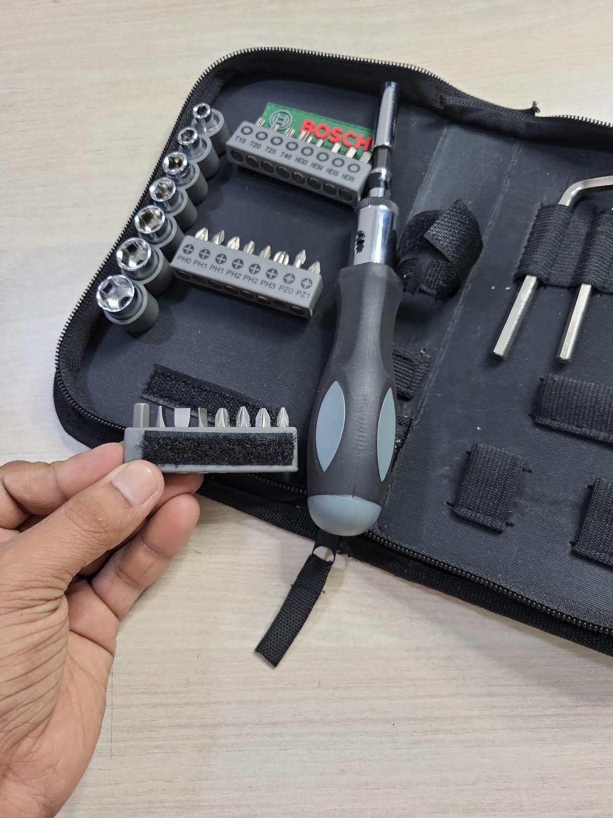 Bosch Astuccio Avvitamento 38 Pezzi con Cricchetto Bit