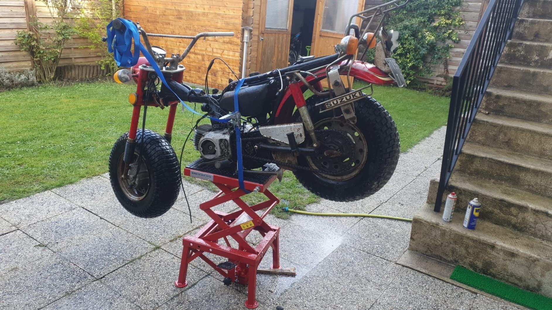 Wiltec Alzamoto Idraulico 135 kg 15-48 cm Pedana Moto