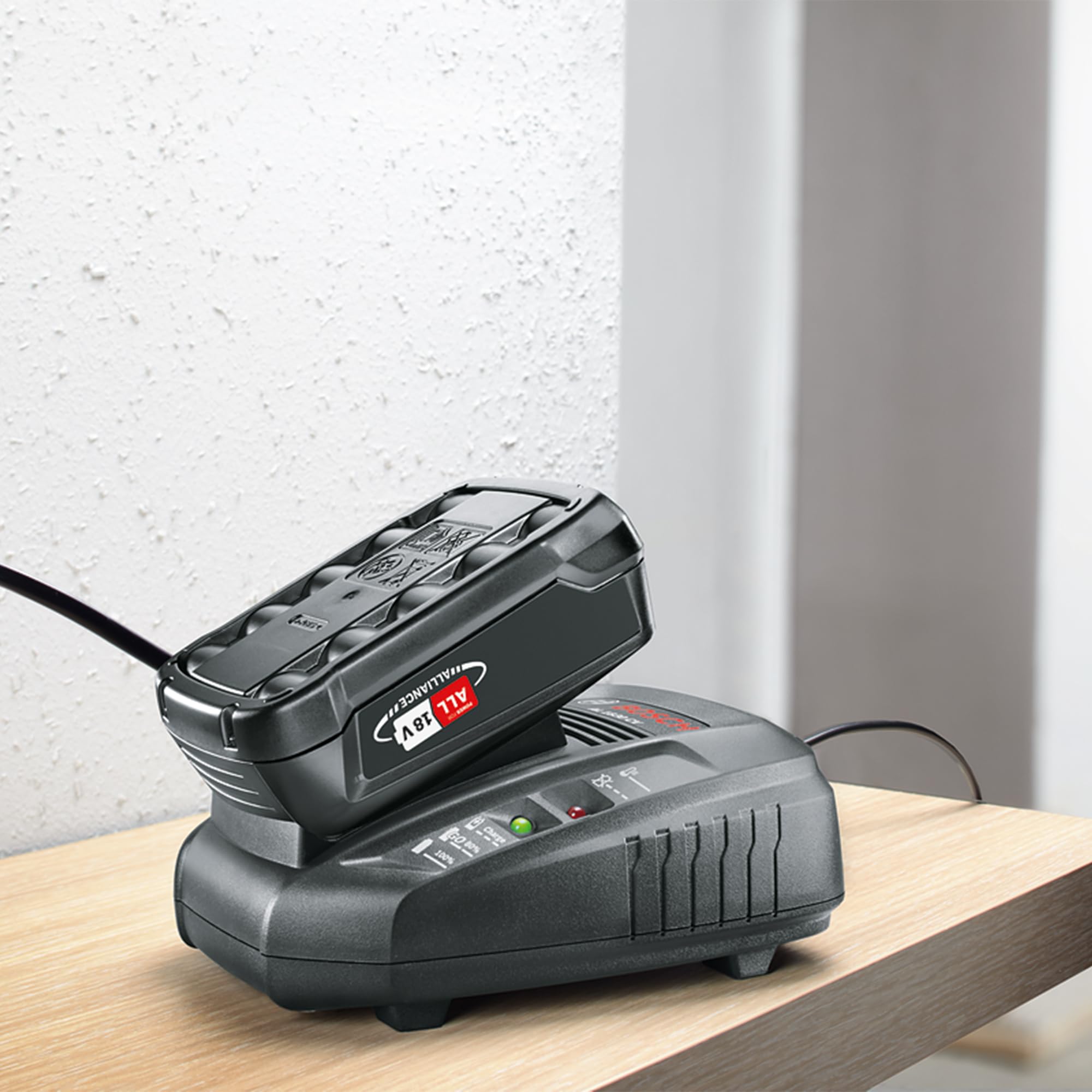 Bosch Home and Garden AL 1830 CV caricabatterie 18V