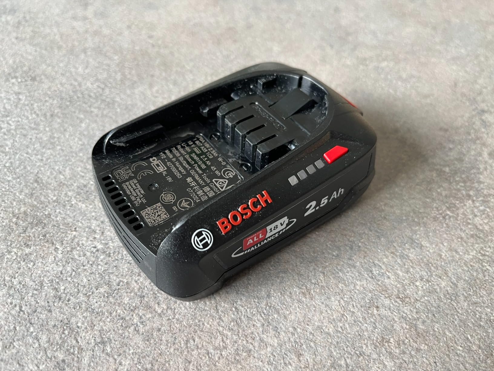 Bosch Starter Set 18V Batteria 2,5Ah + Caricabatteria