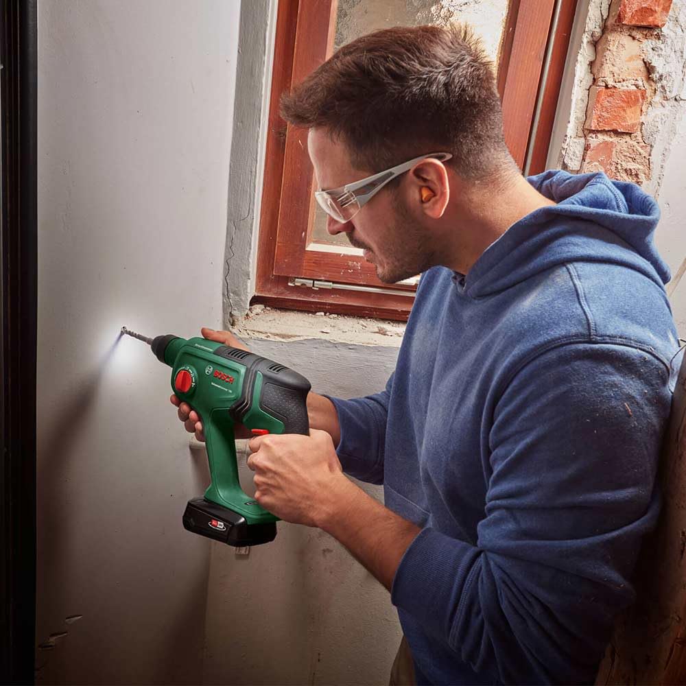 Bosch UniversalHammer 18V martello perforatore SDS plus 2,5Ah