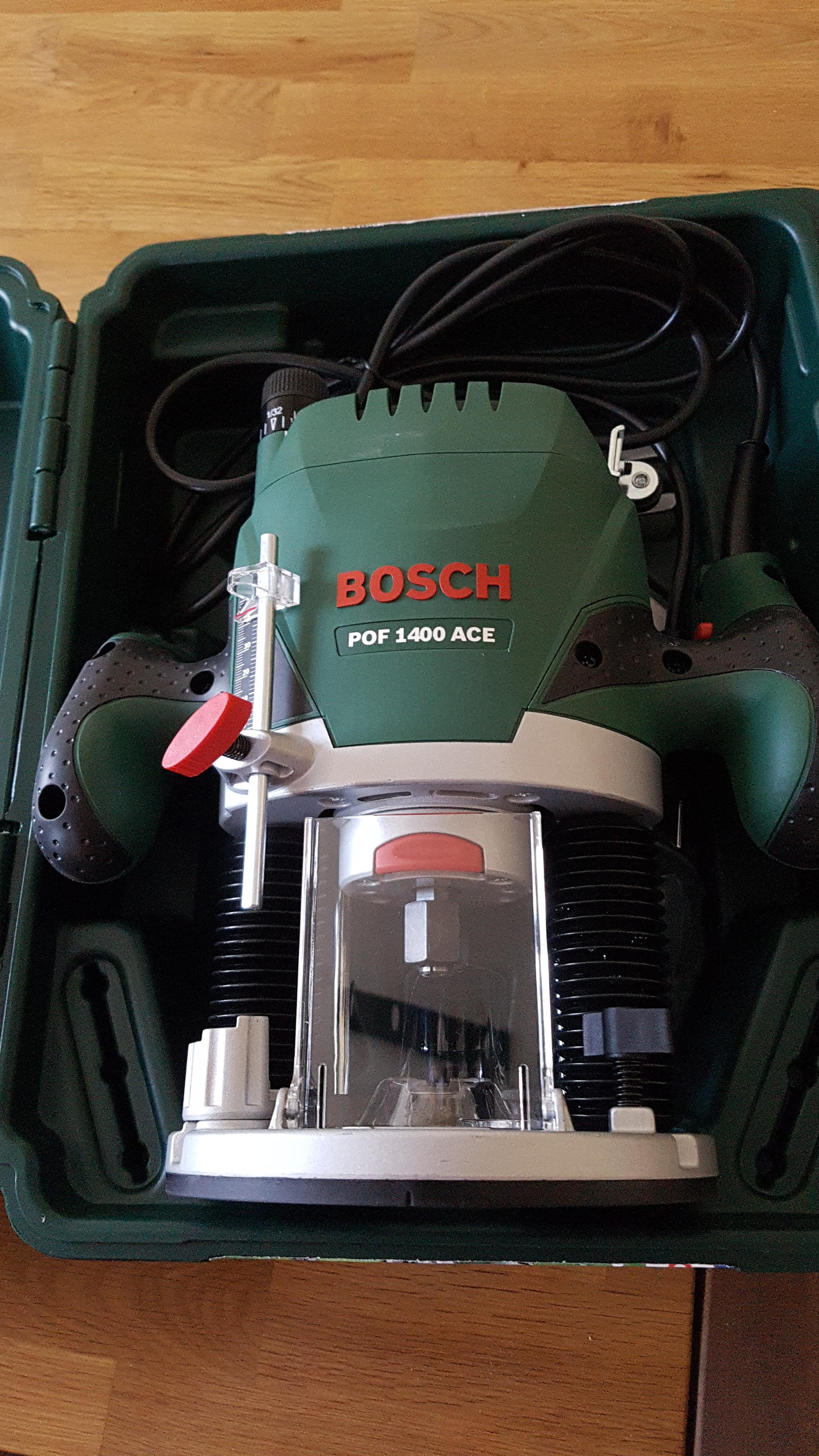 Bosch POF 1400 ACE fresatrice verticale 1400 W con valigetta