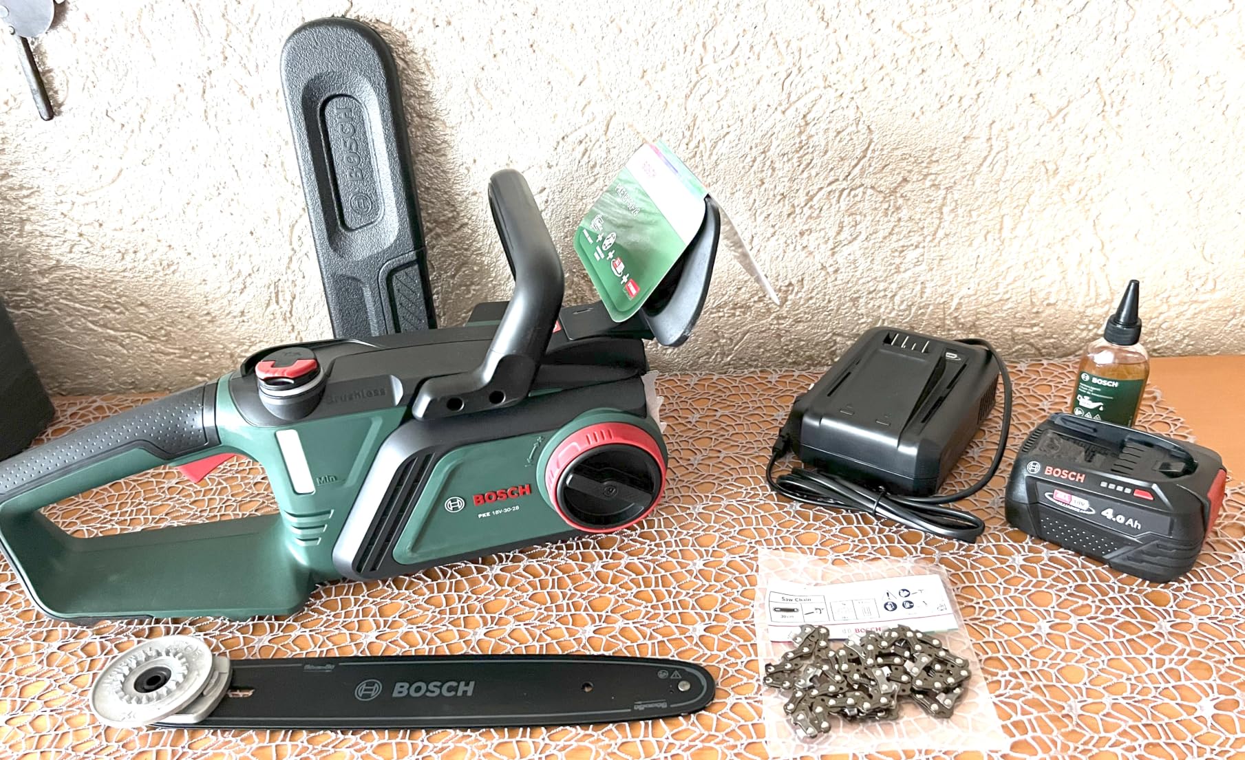 Bosch PKE18V-30-28 sega a catena a batteria 18V 4,0Ah brushless