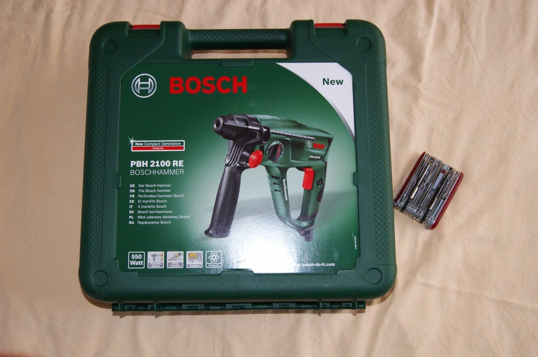 Bosch Universal 06033A9300 martello perforatore SDS-plus 550 W