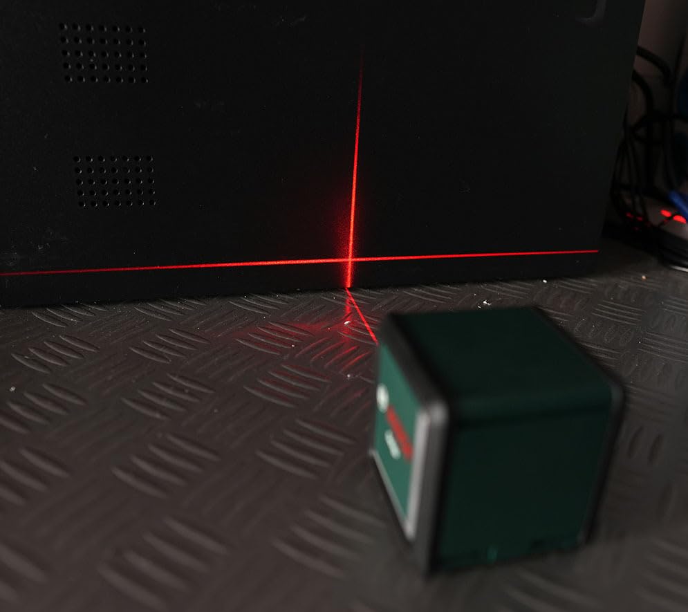 Bosch Quigo livella laser a croce con morsetto MM 2 portata 7 m