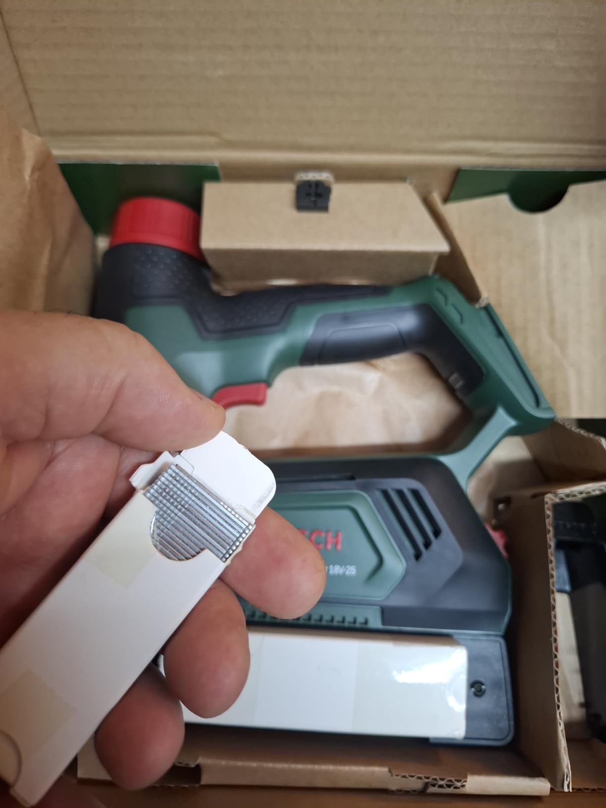 Bosch AdvancedTacker 18V-25 Graffatrice Batteria con Accessori