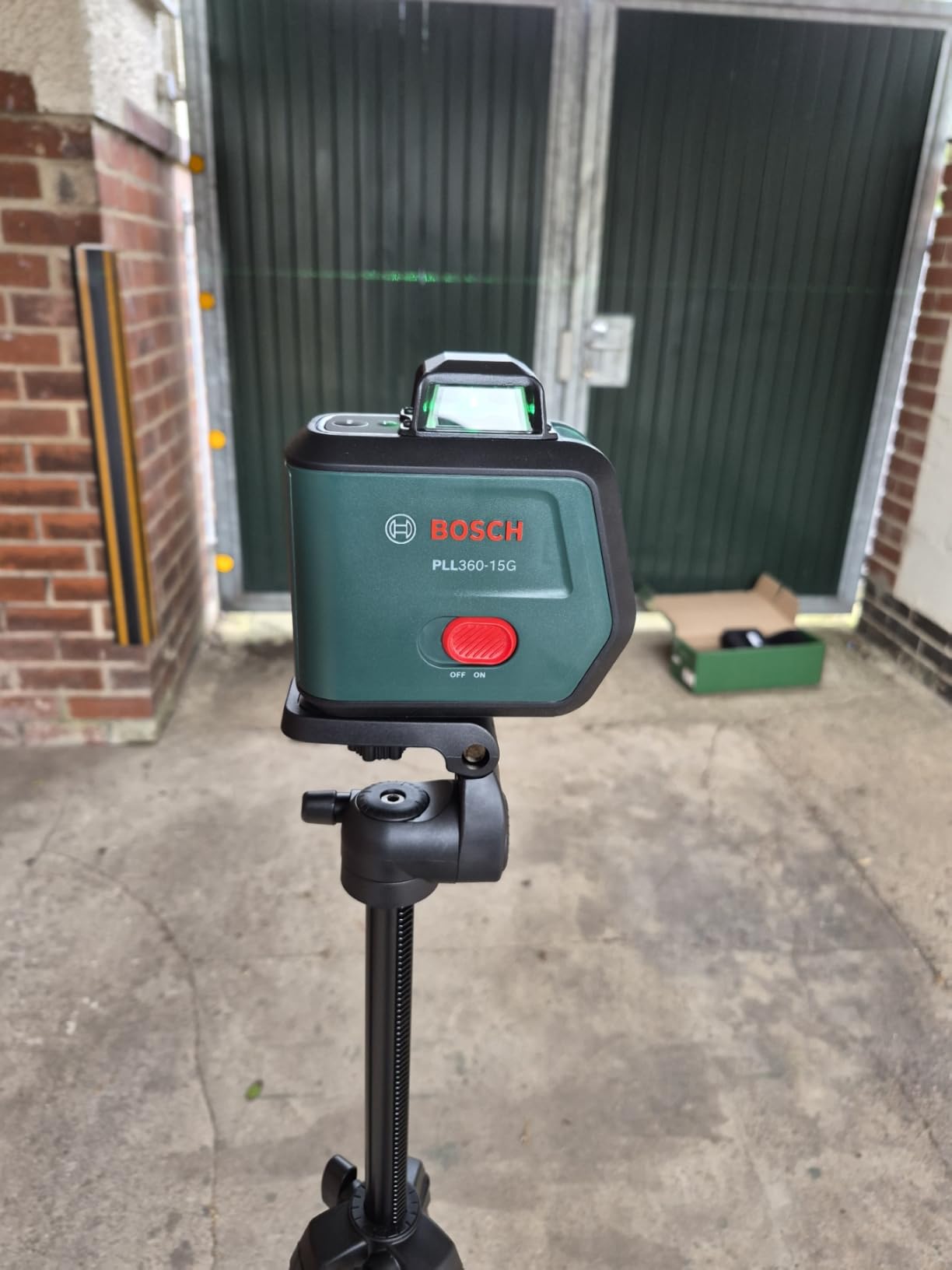 Bosch PLL360-15G Livella Laser verde 360° con batteria