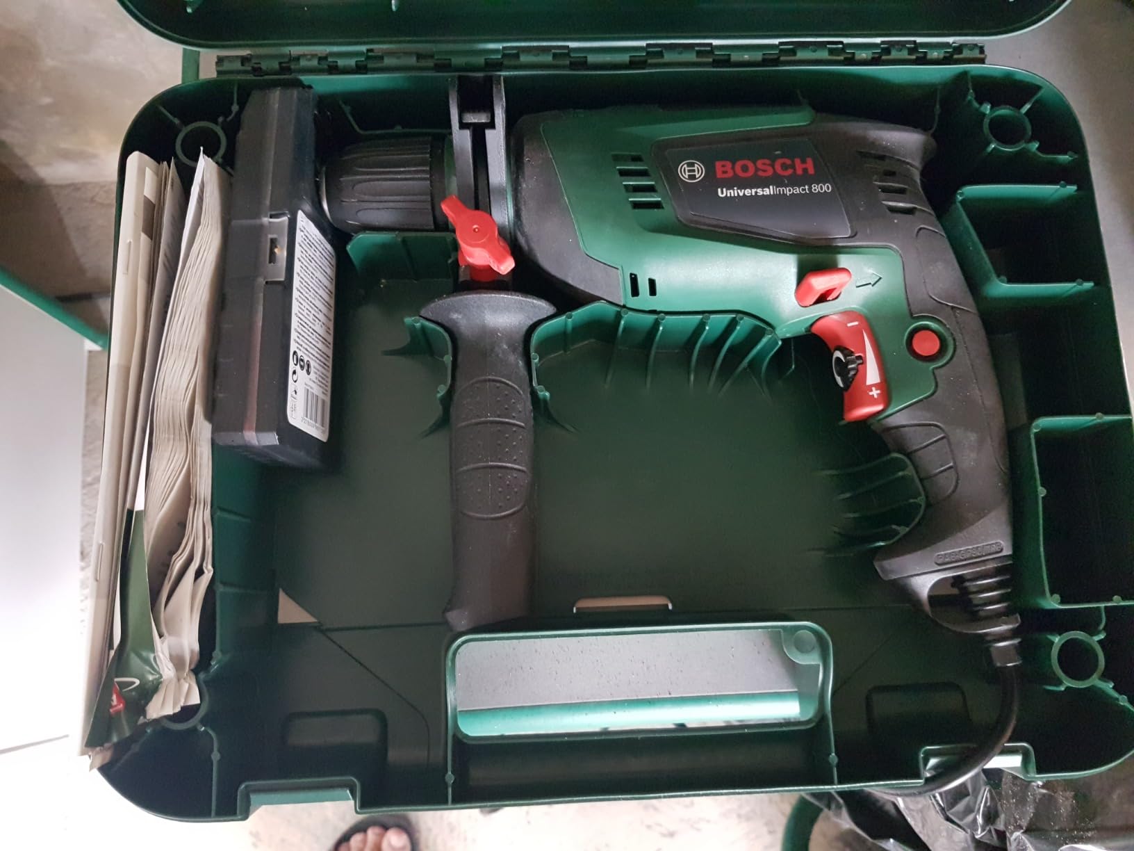 Bosch UniversalImpact 800 trapano a percussione 800W con valigetta