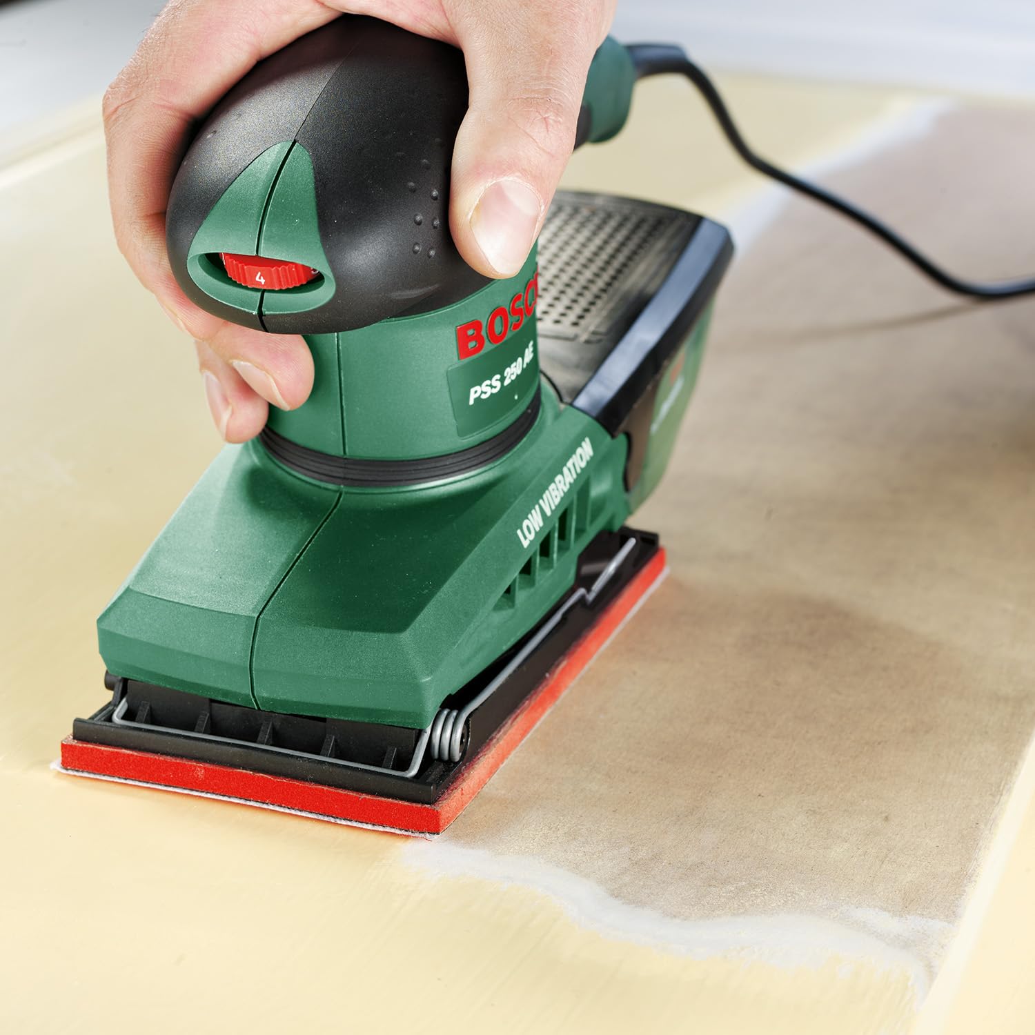 Bosch PSS 250 AE levigatrice orbitale 250W con valigetta