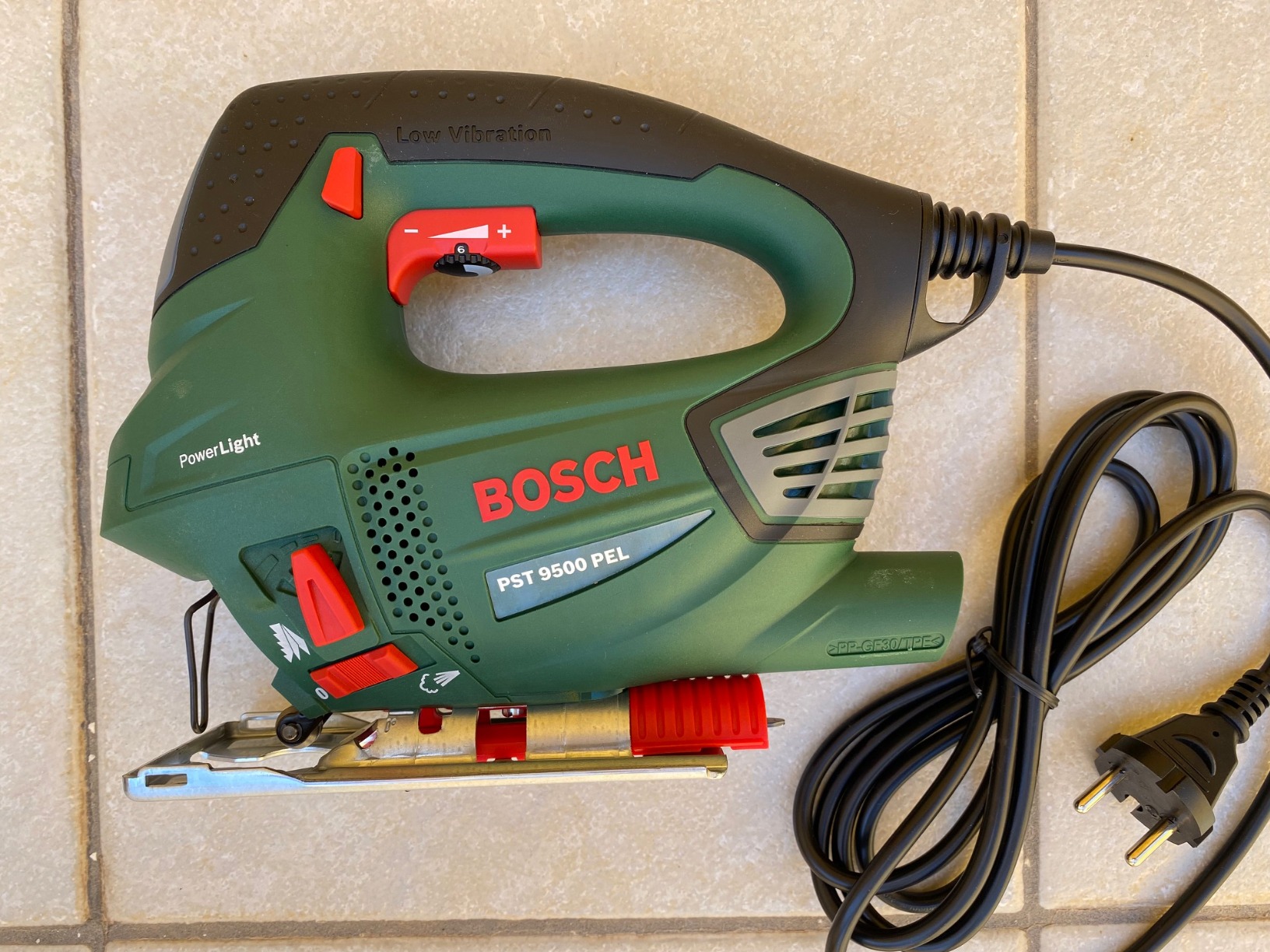 Bosch PST 9500 Seghetto Alternativo 620 W 90 mm