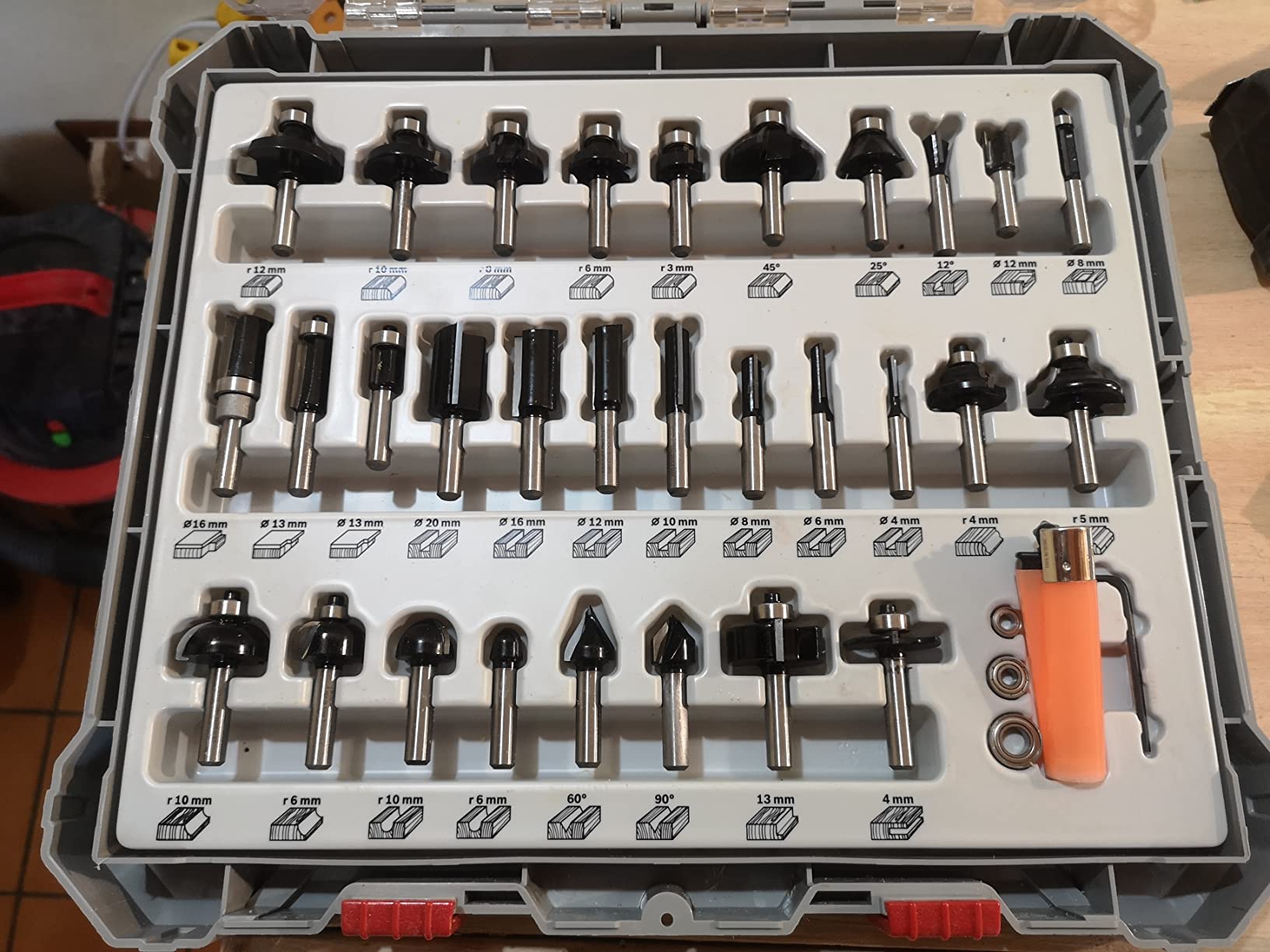 Bosch Set 30 Frese per Legno Codolo 8 mm Misto PRO