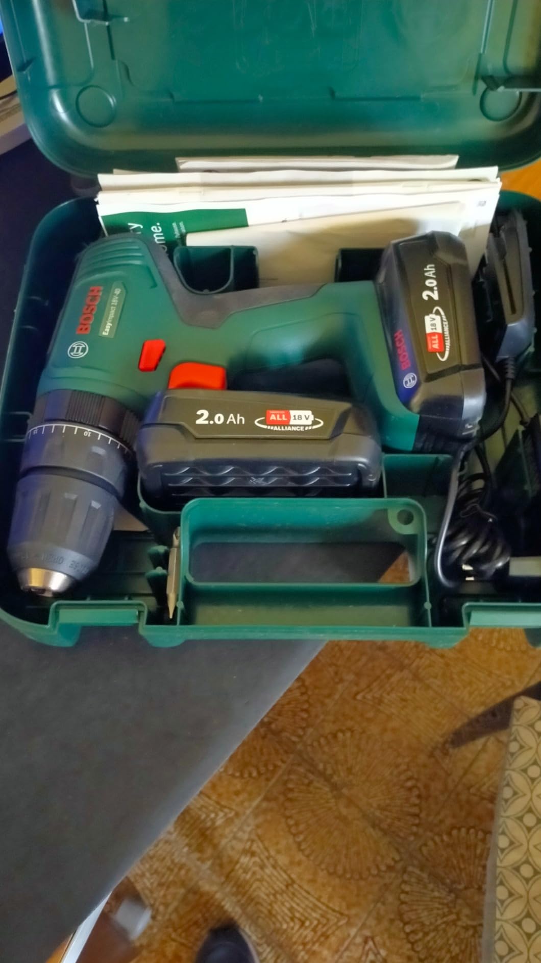 Bosch EasyImpact 18V-40 trapano con 2 batterie 2,0 Ah