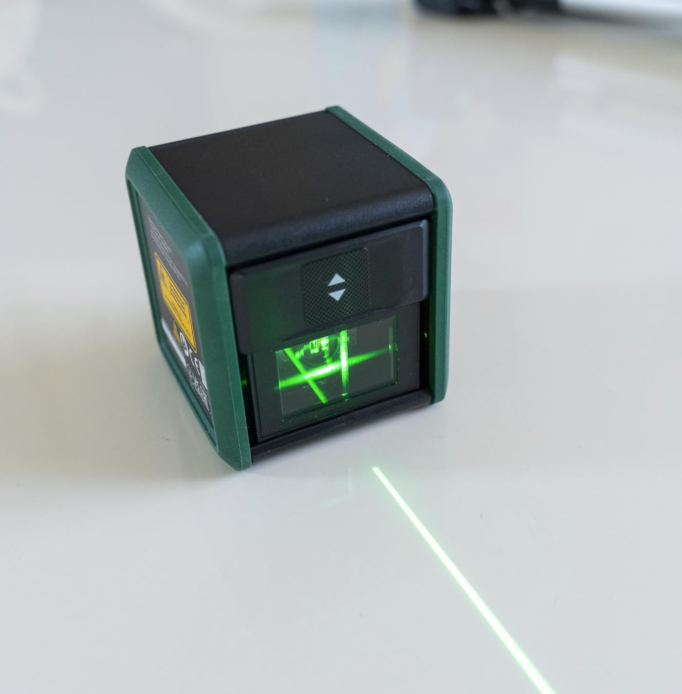 Bosch Quigo Green Livella Laser a Croce con Treppiede