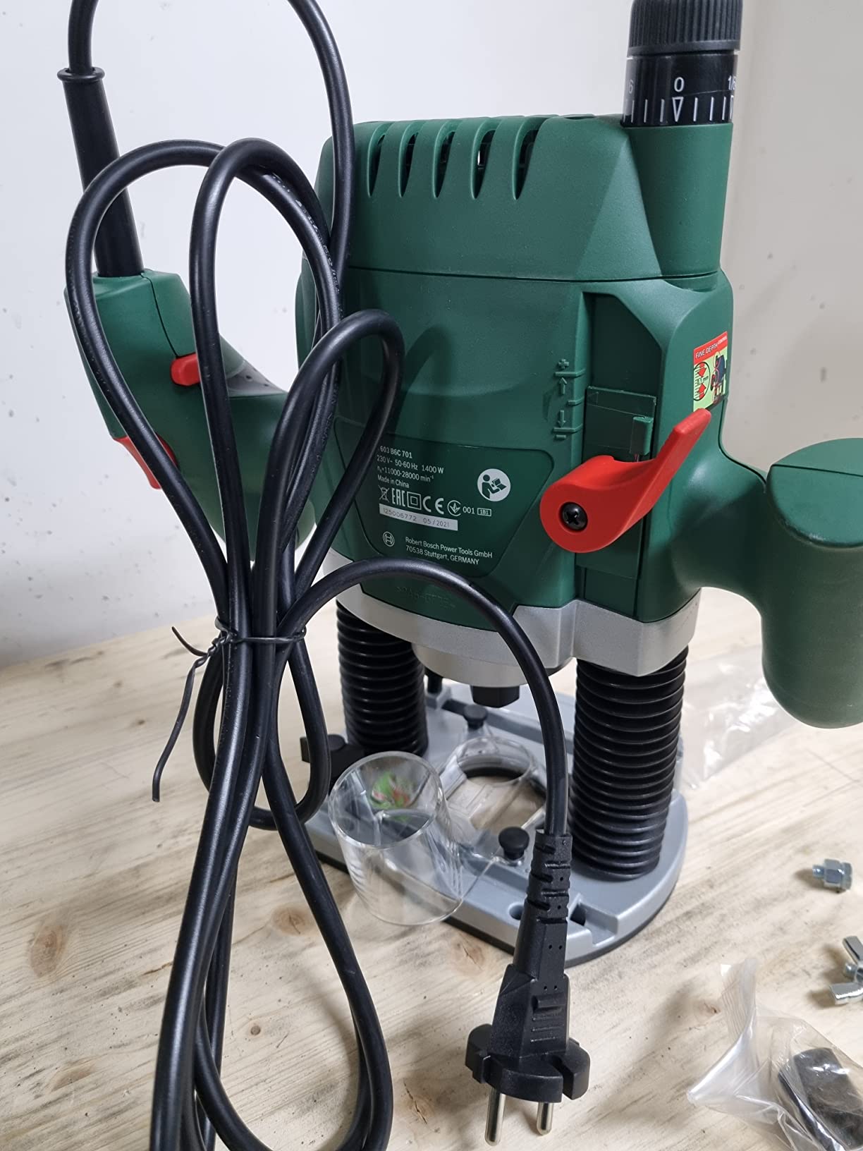 Bosch POF 1400 ACE fresatrice verticale 1400 W con valigetta