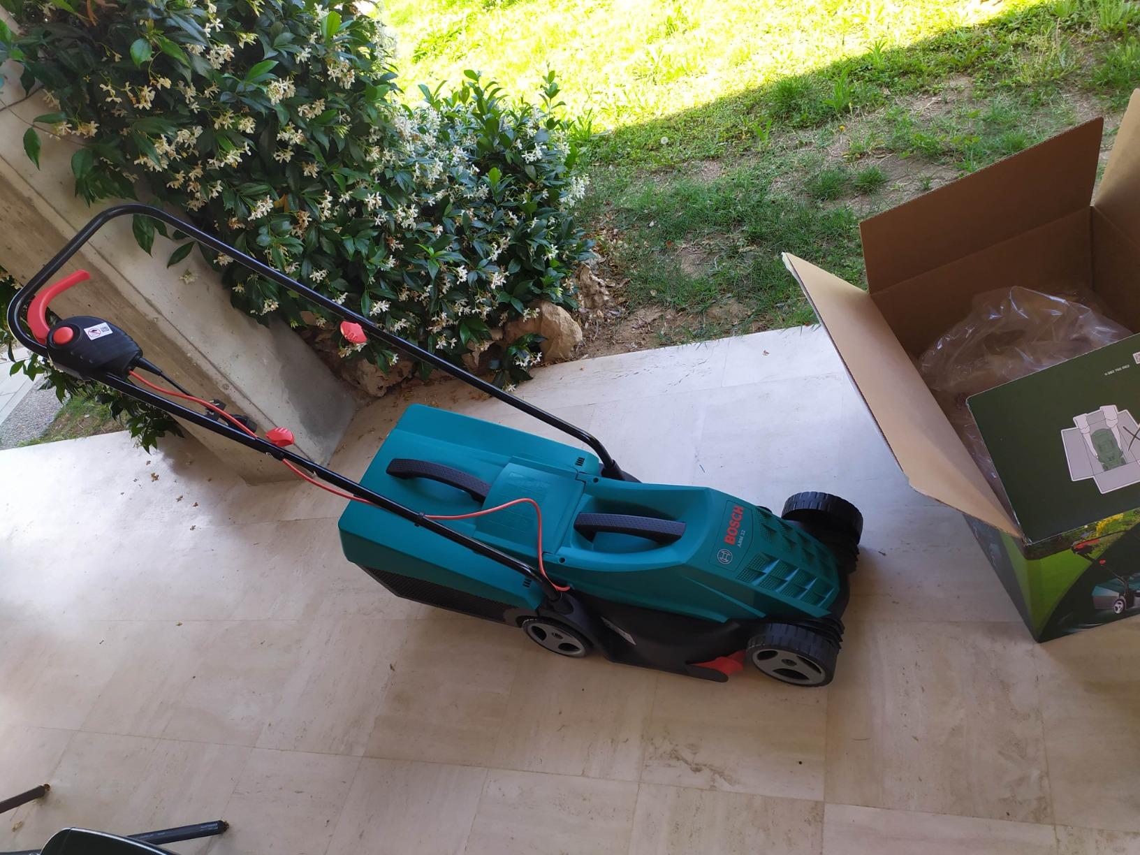 Bosch ARM 32 Tagliaerba Elettrico 1200W Taglio 32 cm