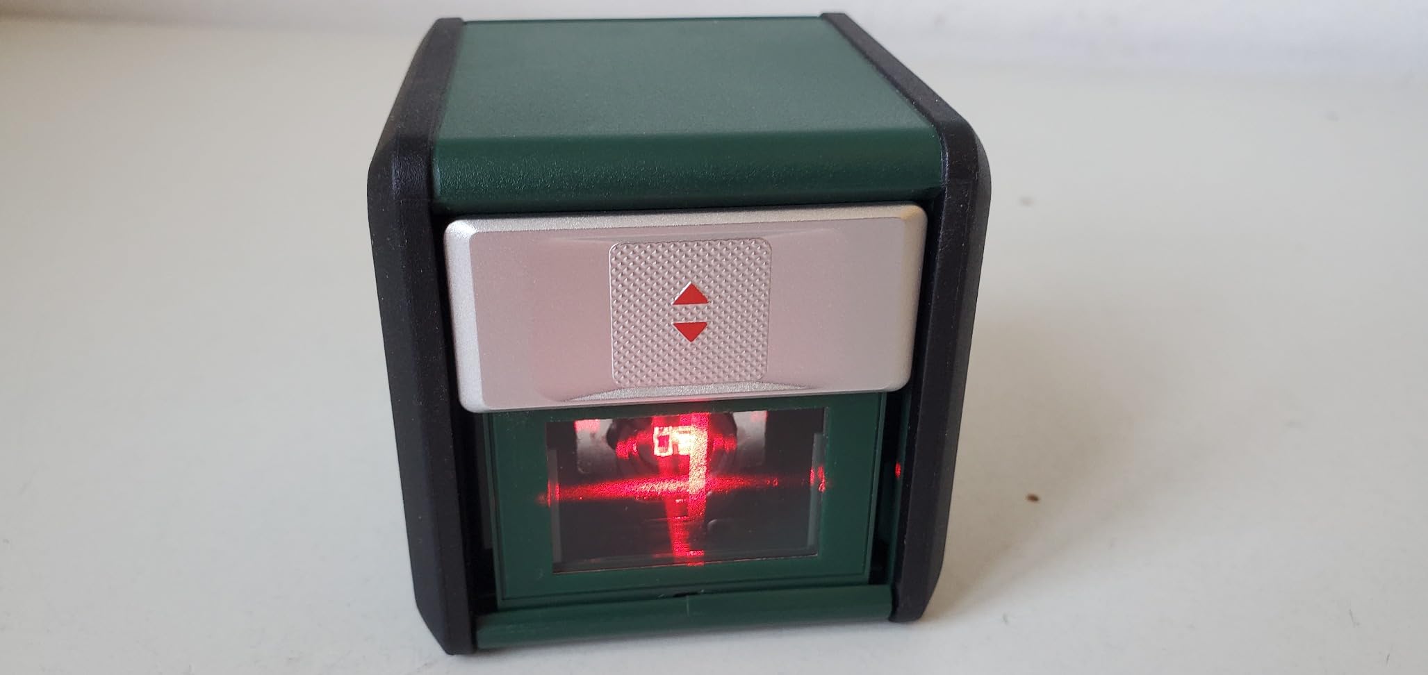 Bosch Quigo livella laser a croce con morsetto MM 2 portata 7 m
