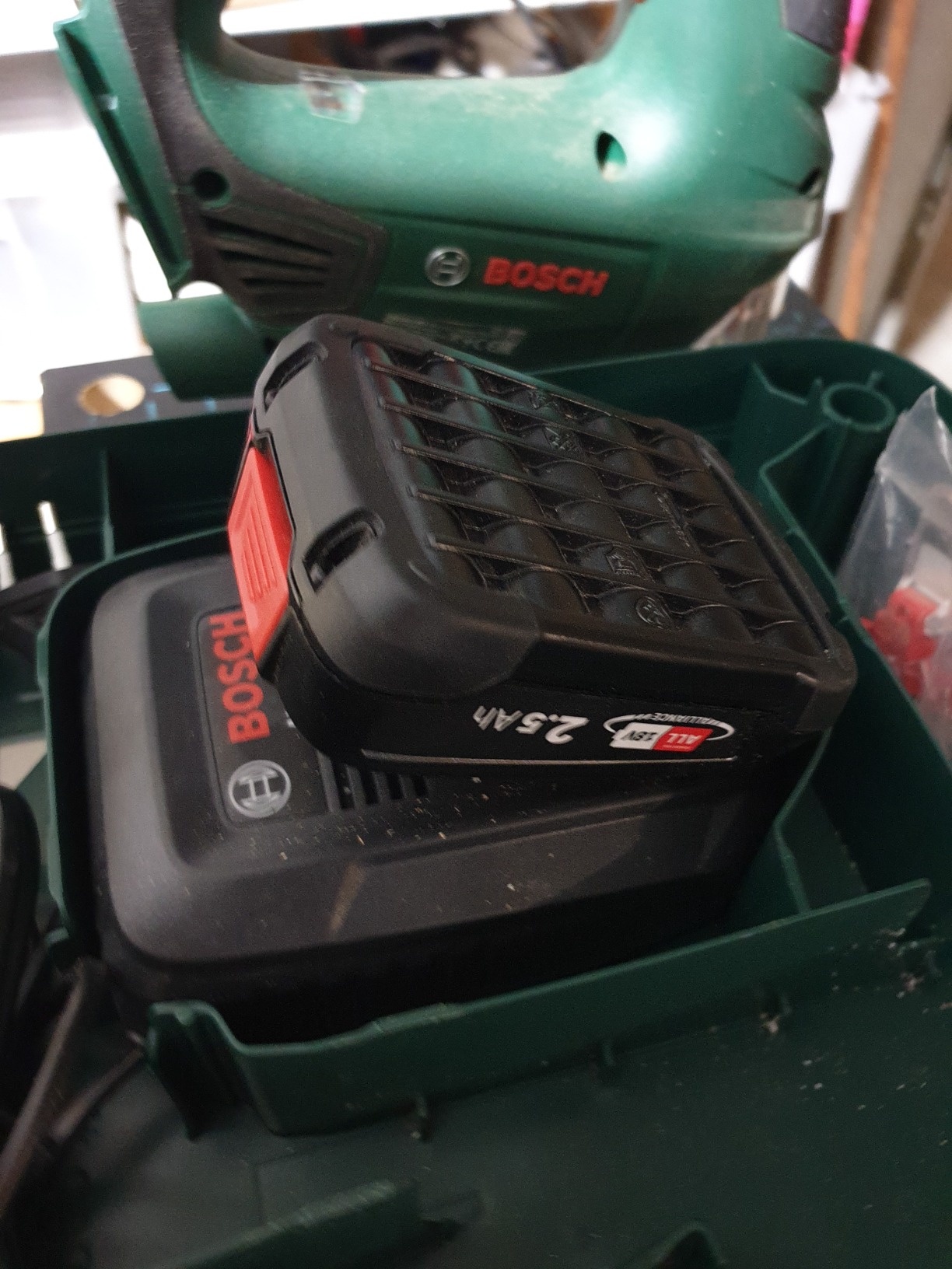 Bosch PST 18 LI Seghetto Alternativo 18V Set con Batteria
