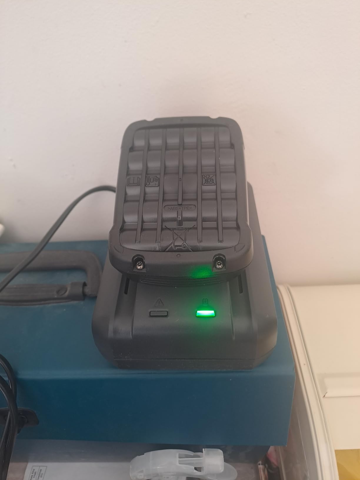 Bosch IXO Set cacciavite a batteria 3,6V 10 bit con teste