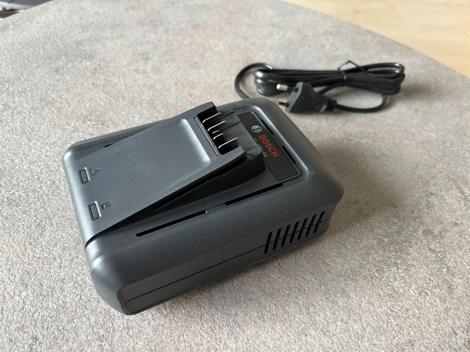 Bosch Starter Set 18V Batteria 2,5Ah + Caricabatteria
