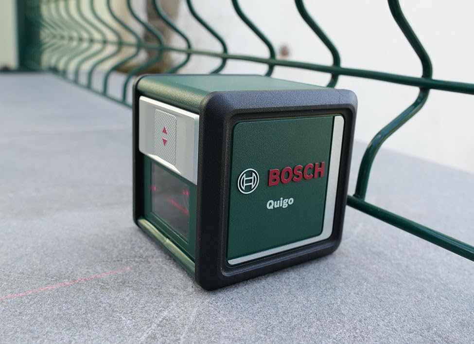 Bosch Quigo livella laser a croce con morsetto MM 2 portata 7 m
