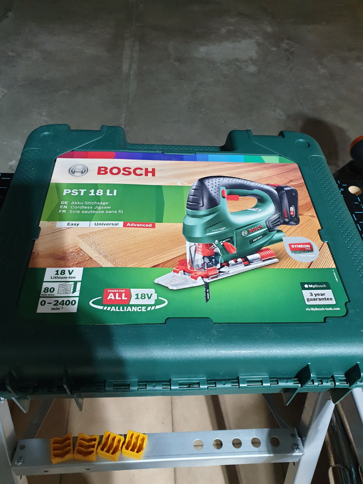 Bosch PST 18 LI Seghetto Alternativo 18V Set con Batteria