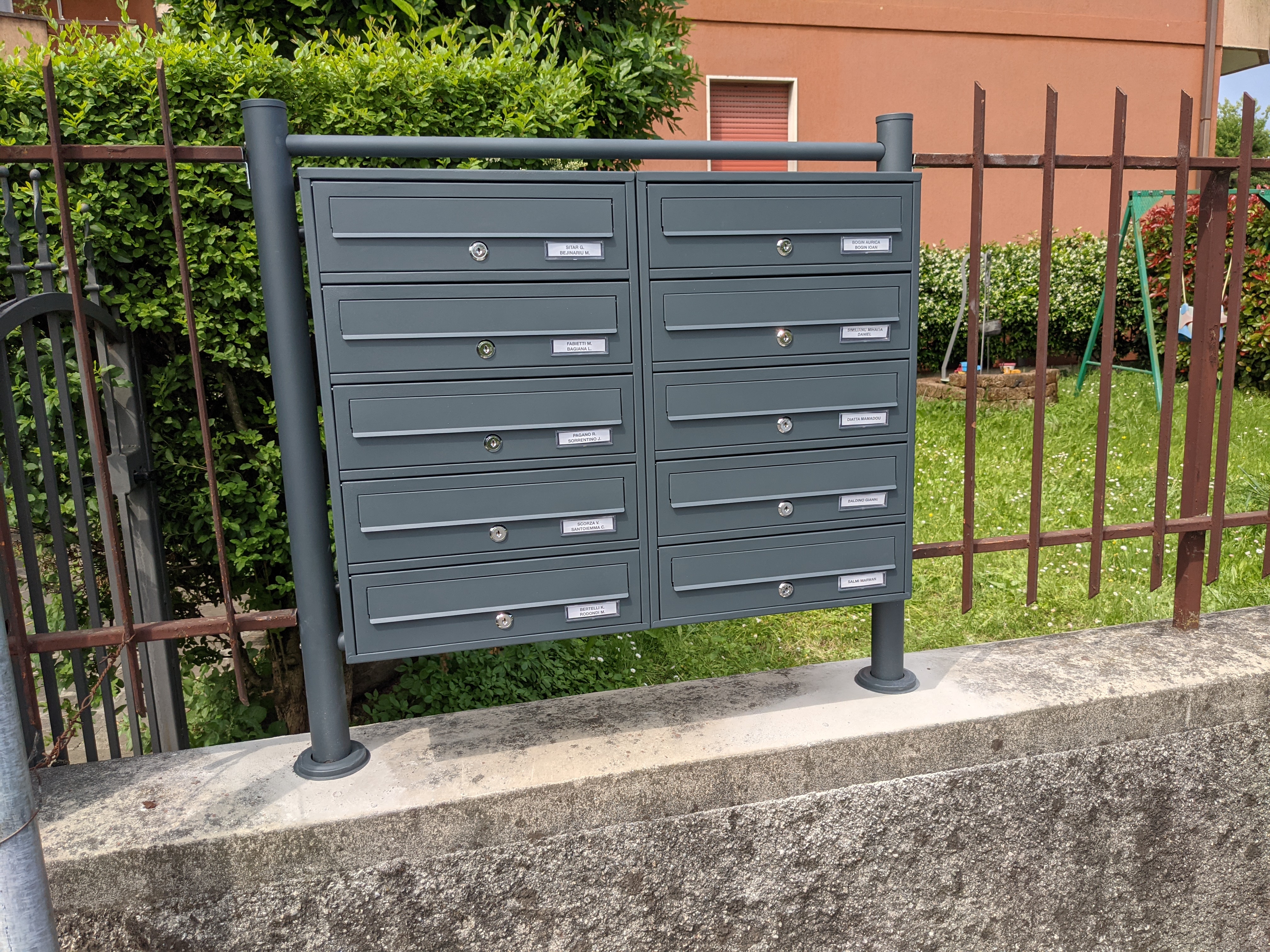 Wiltec Cassetta Postale Condominiale 10 Posti Nera Autoportante
