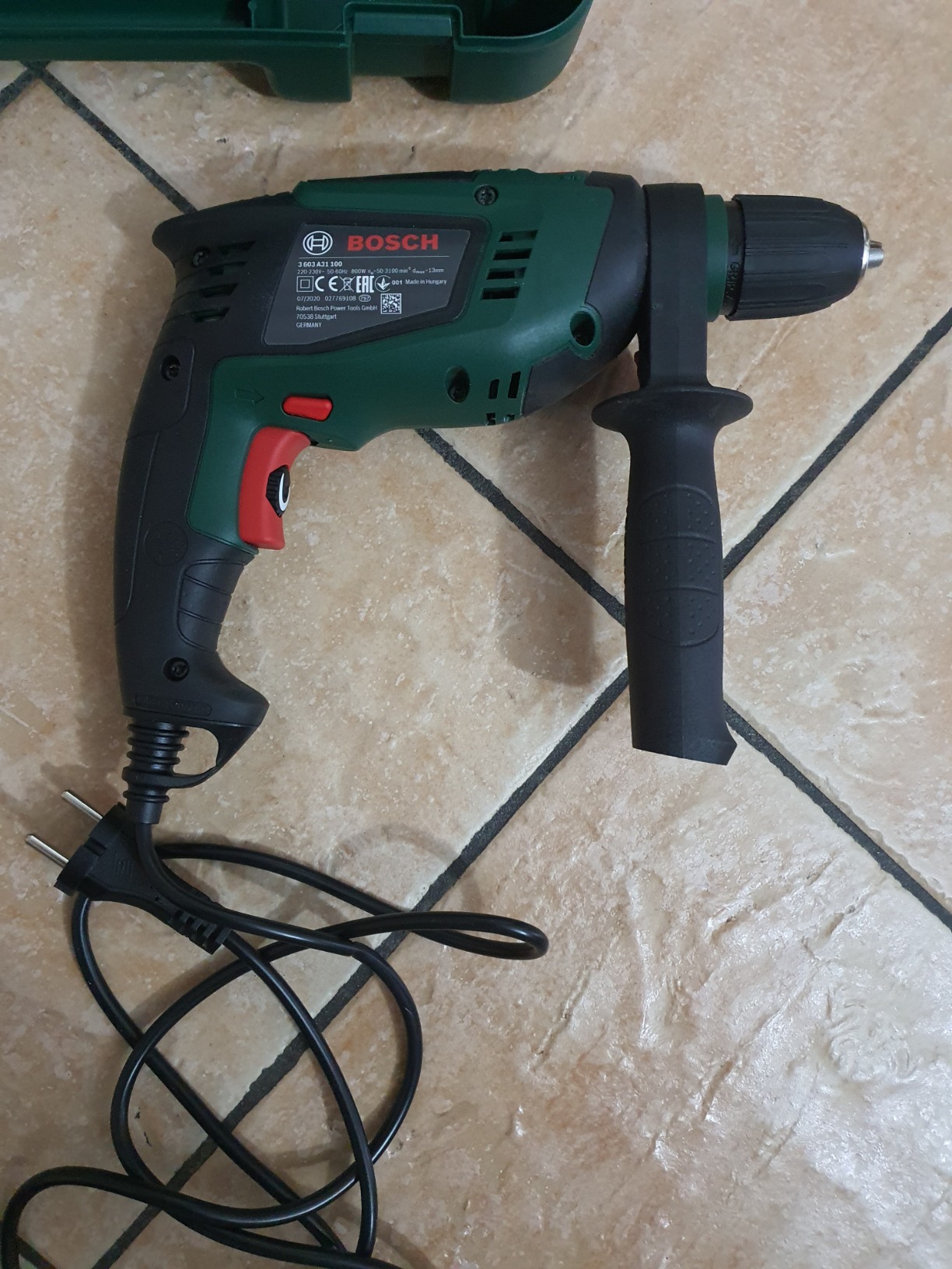 Bosch UniversalImpact 800 trapano a percussione 800W con valigetta