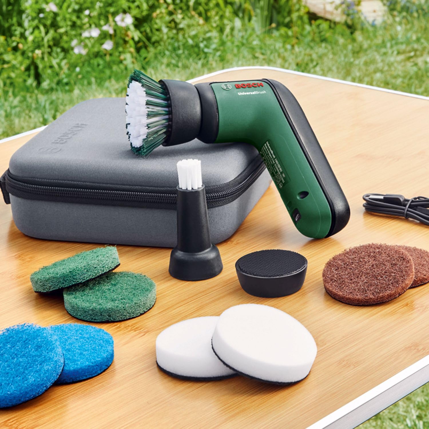 Bosch UniversalBrush spazzola pulizia 3,6 V 8 accessori