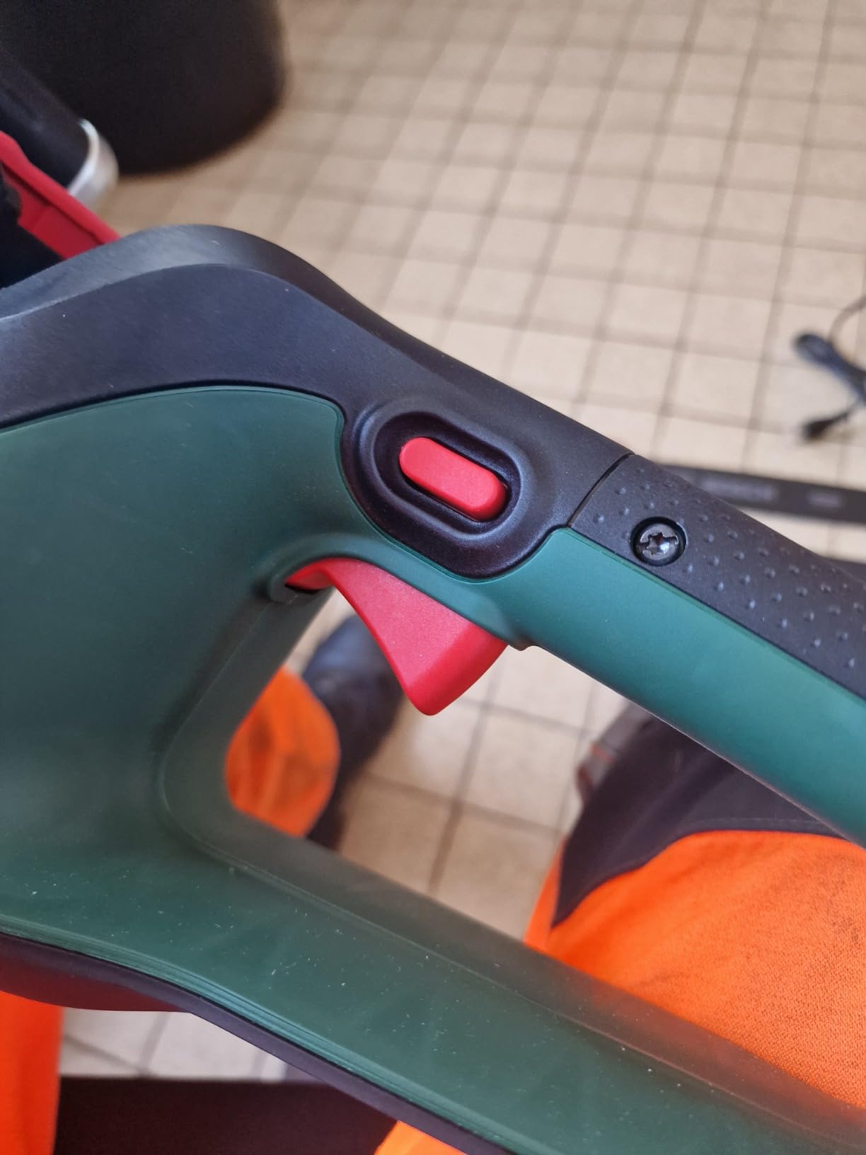 Bosch AdvancedChain 36V-35-40 motosega batteria 2,0 Ah