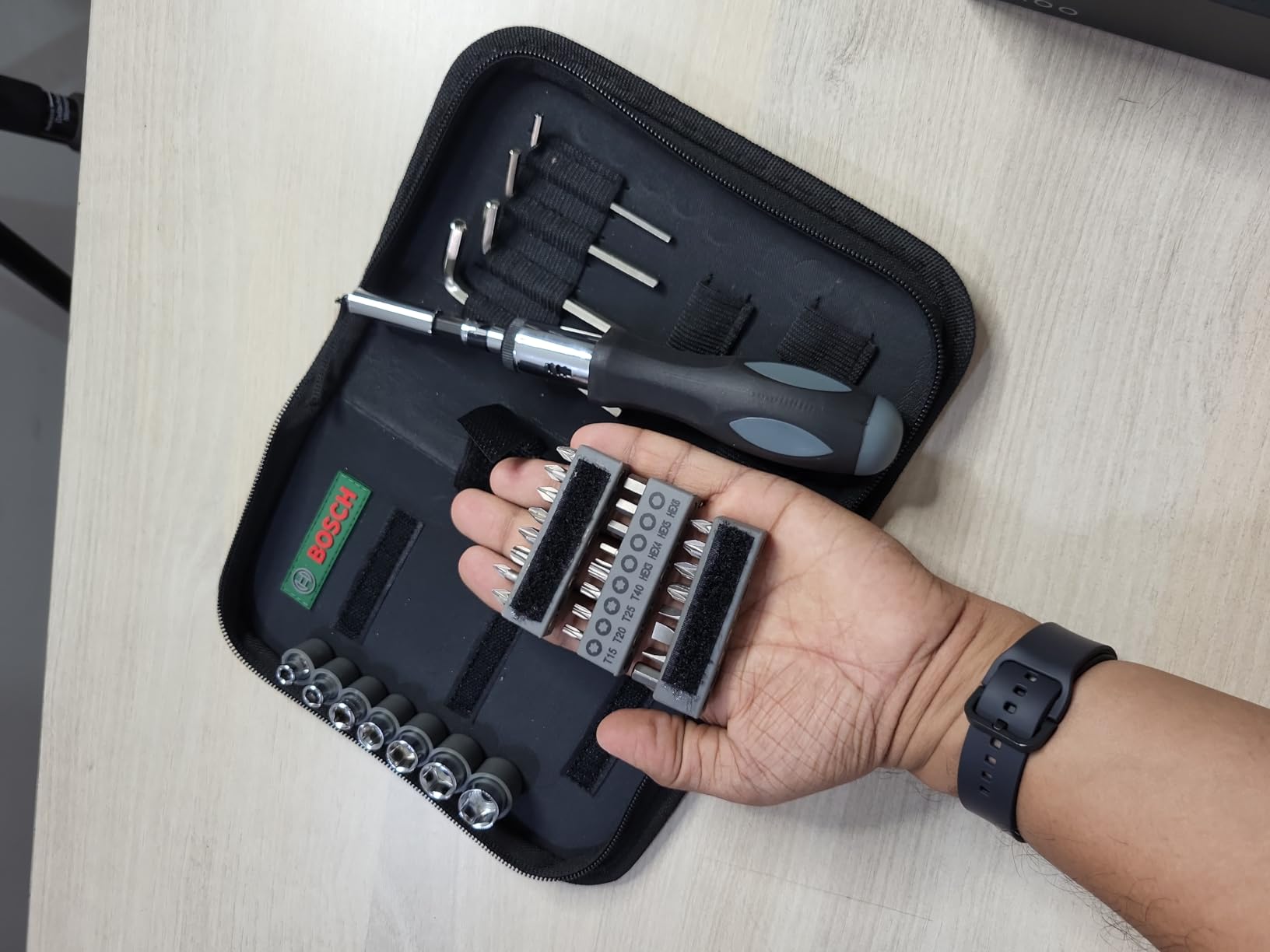 Bosch Astuccio Avvitamento 38 Pezzi con Cricchetto Bit