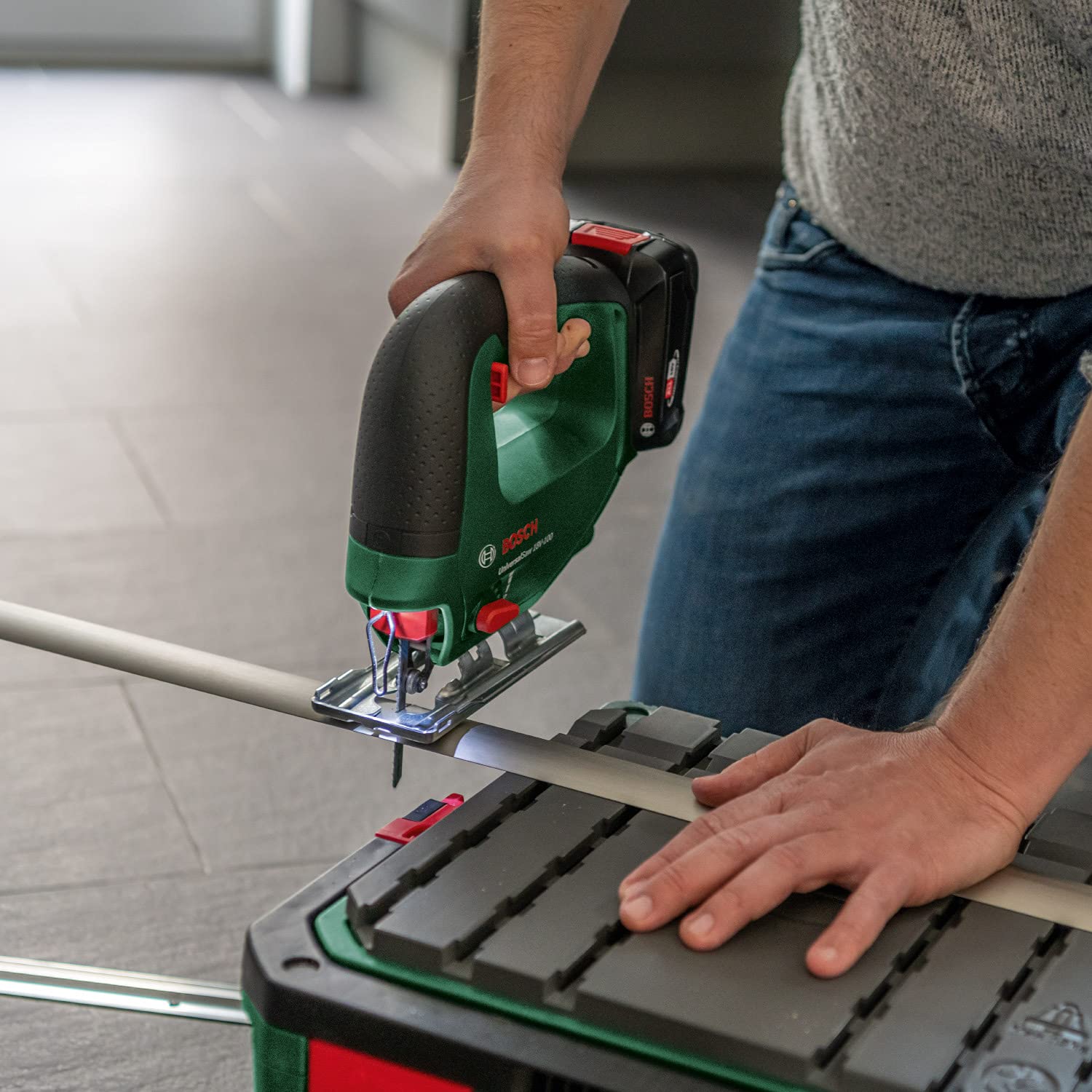 Bosch UniversalSaw 18V-100 seghetto senza batteria 15 lame