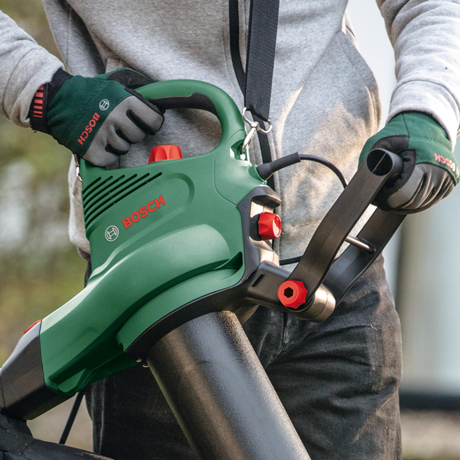 Bosch UniversalGardenTidy 3000 soffiatore aspiratore 3000W