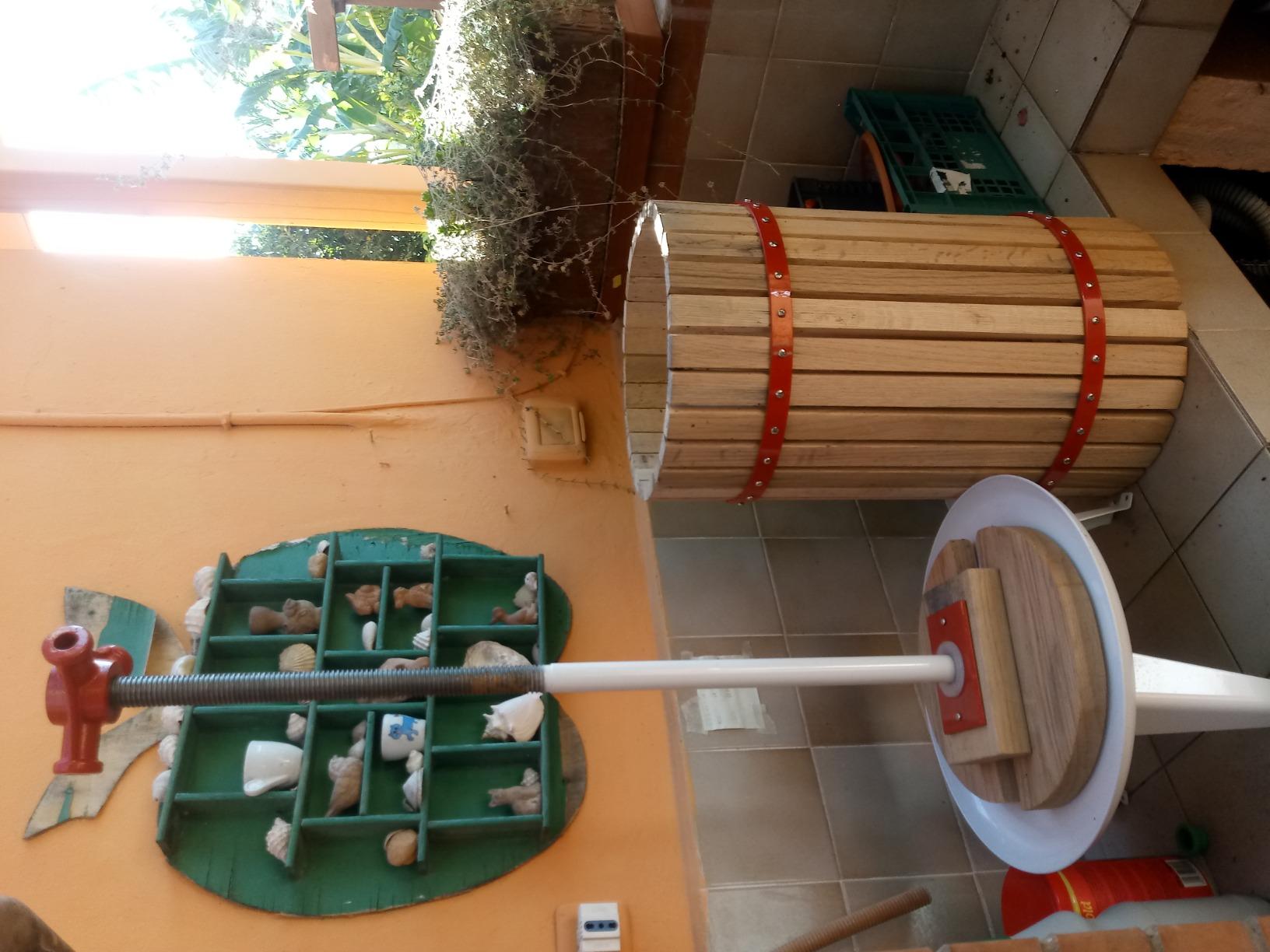 Wiltec Torchio Frutta 30 Litri Gabbia Legno con 3 Sacchi