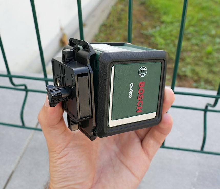 Bosch Quigo livella laser a croce con morsetto MM 2 portata 7 m