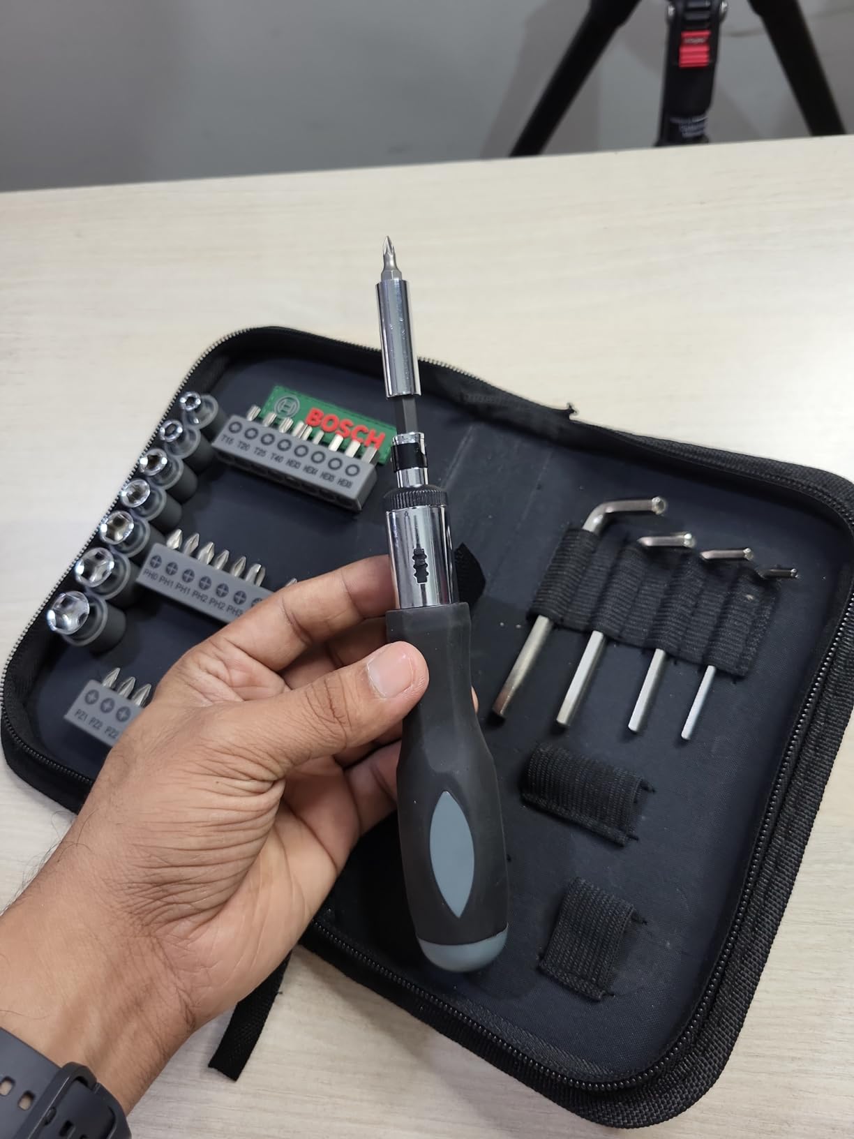 Bosch Astuccio Avvitamento 38 Pezzi con Cricchetto Bit