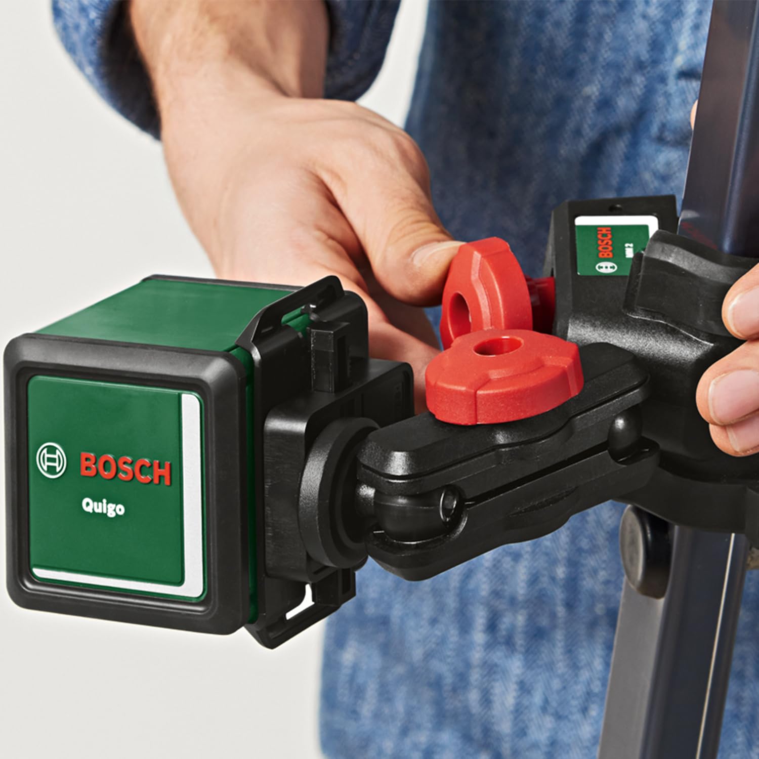 Bosch Quigo livella laser a croce con morsetto MM 2 portata 7 m