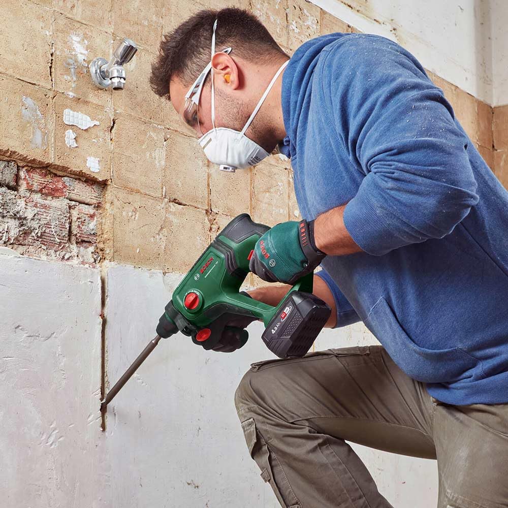 Bosch UniversalHammer 18V martello perforatore SDS plus 2,5Ah