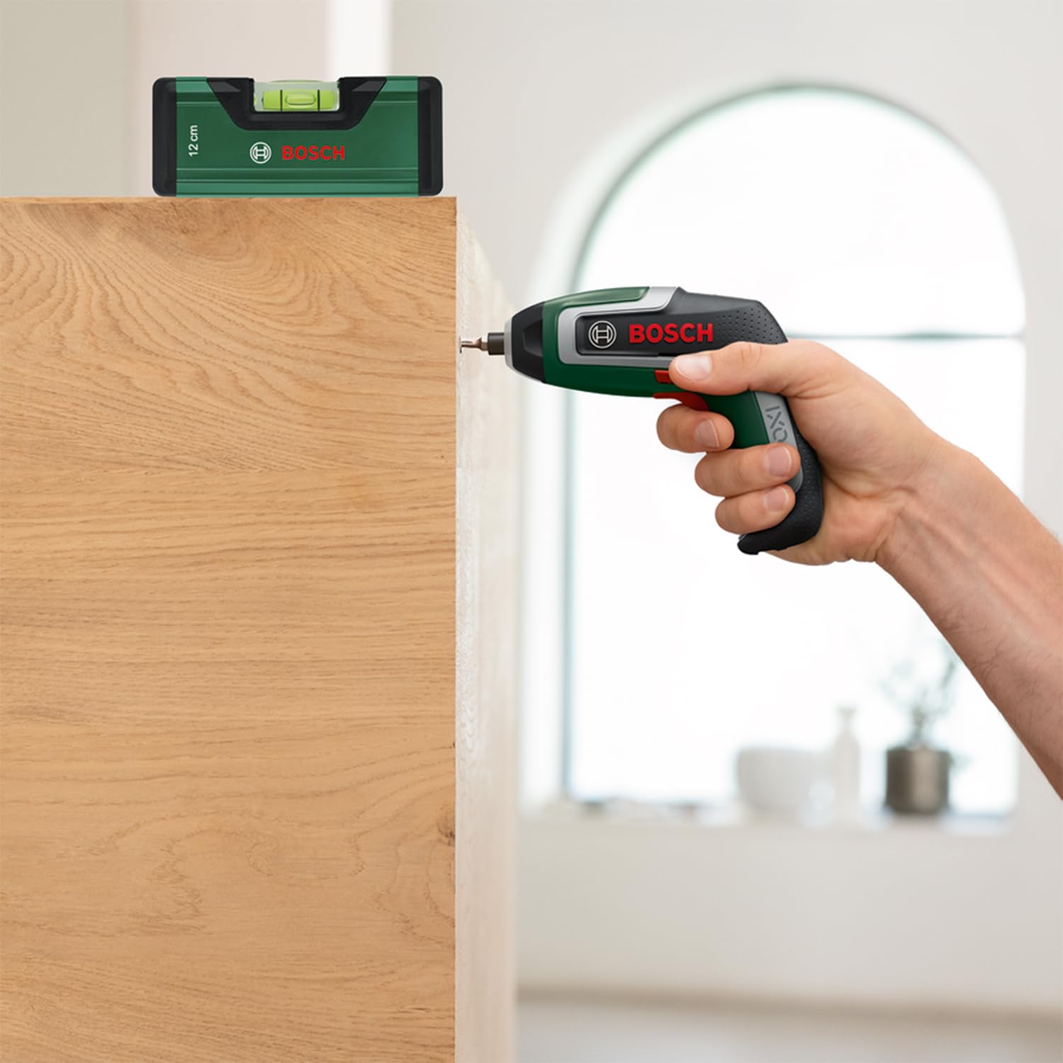 Bosch IXO 7 Cacciavite a Batteria 3.6V Set Livelle 10 Bit