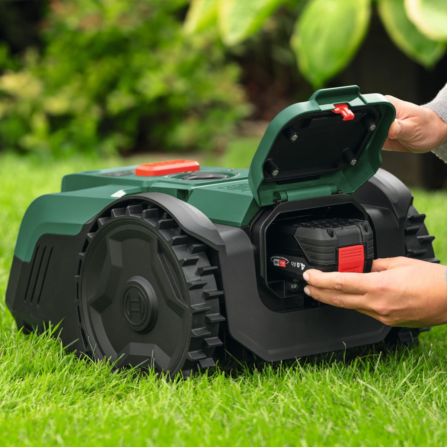 Bosch VisiMow 18V-100 robot rasaerba senza batteria 100mq